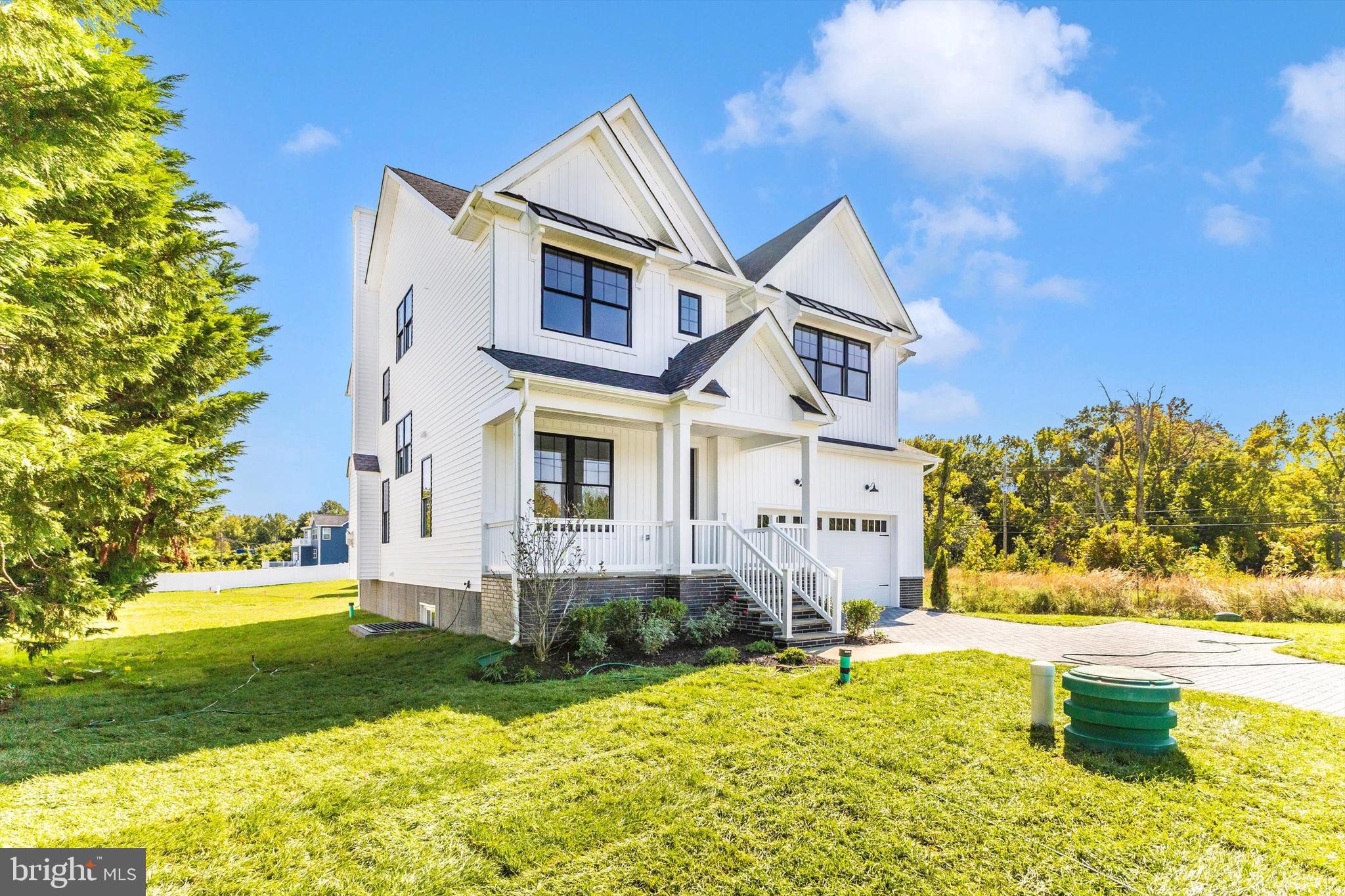 EDGEWATER - Residential