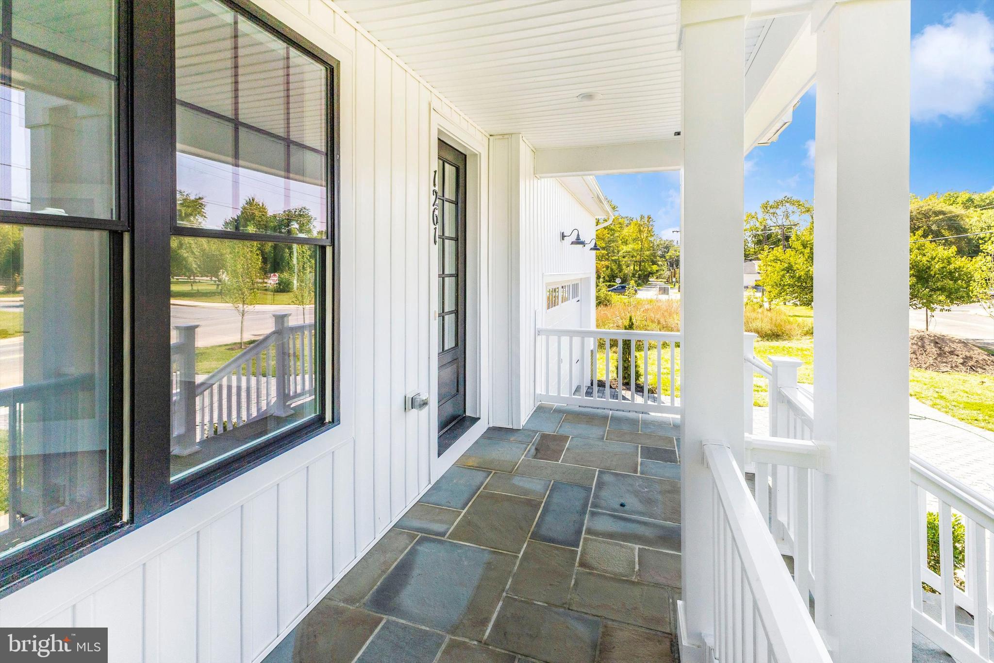 EDGEWATER - Residential