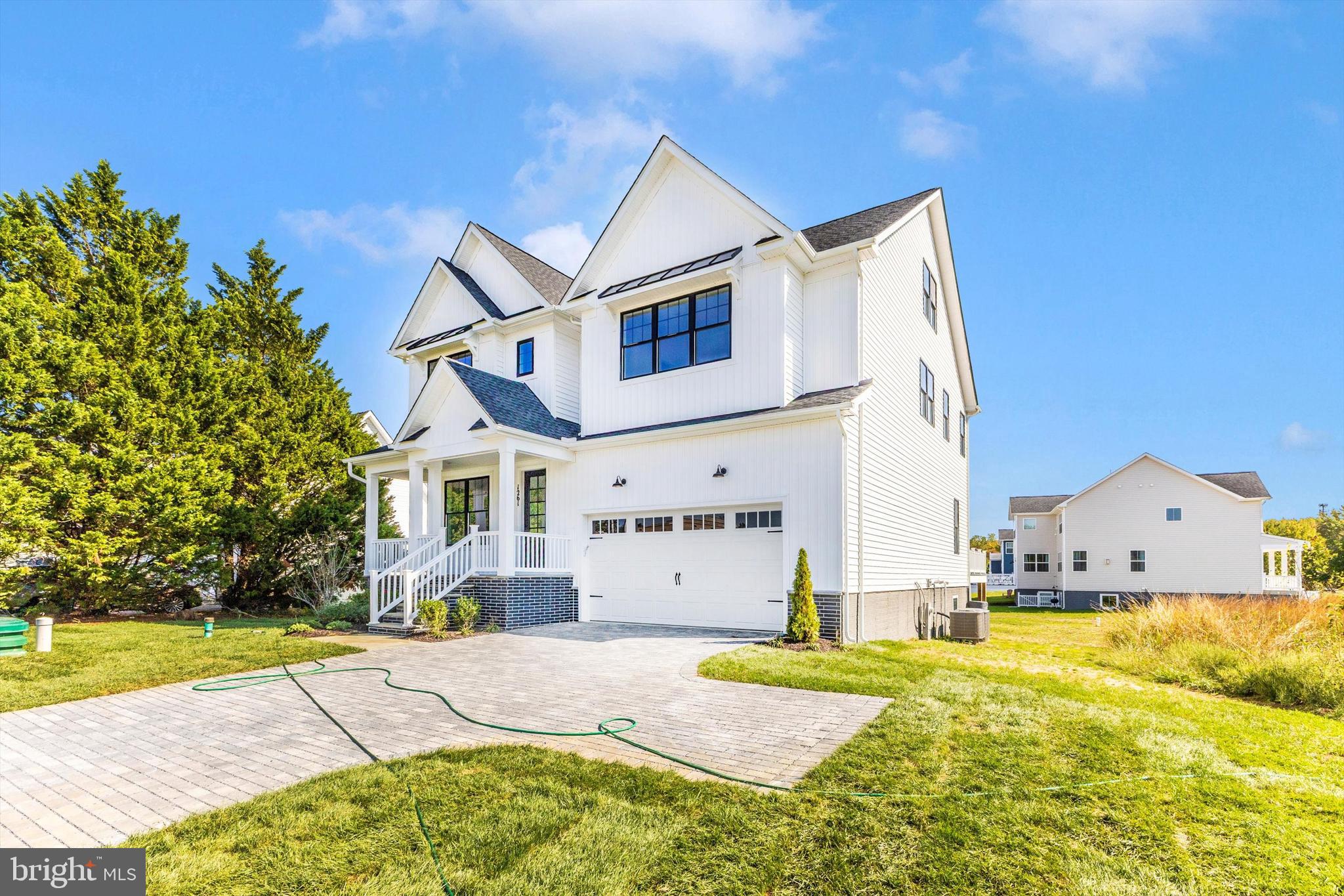 EDGEWATER - Residential