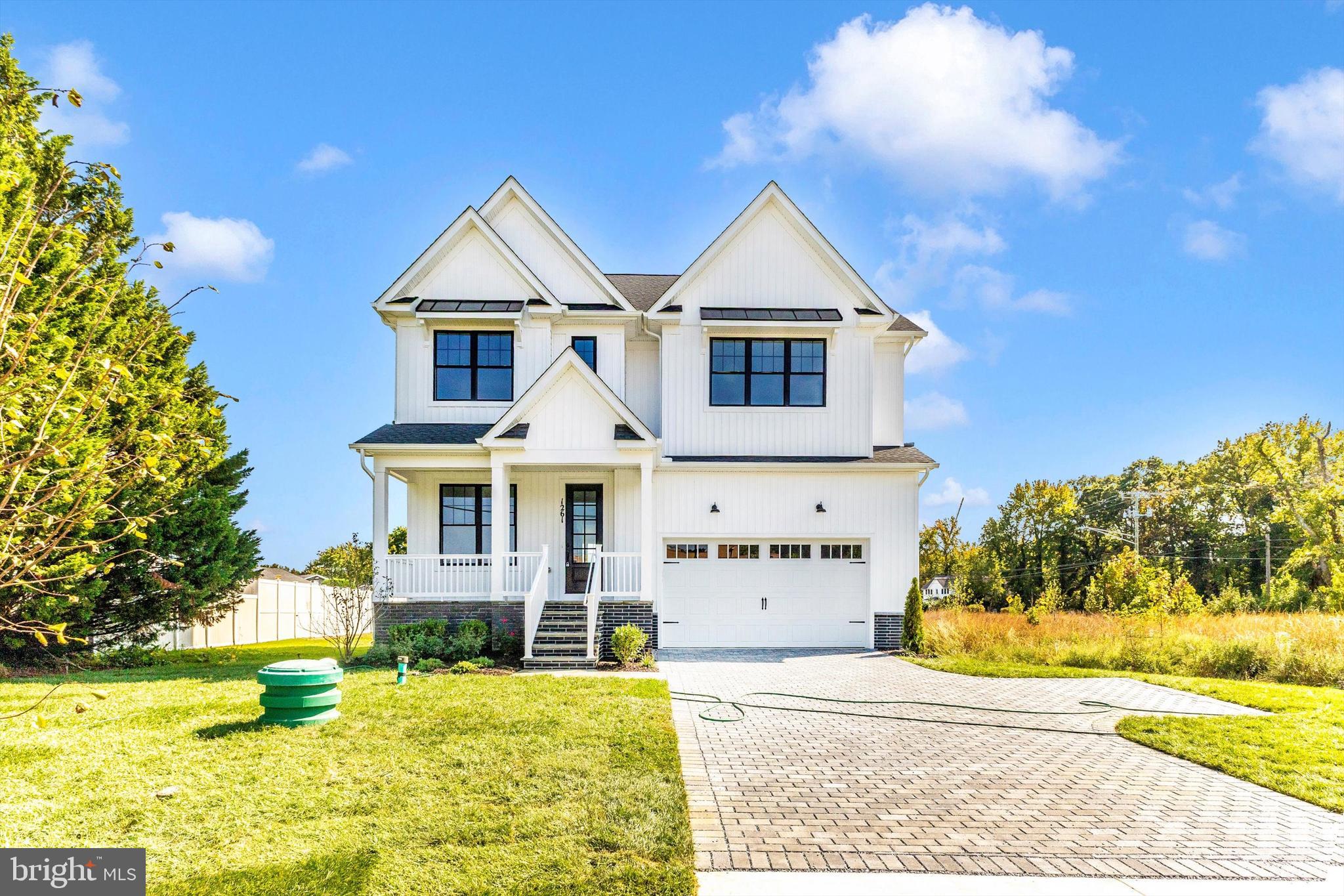 EDGEWATER - Residential