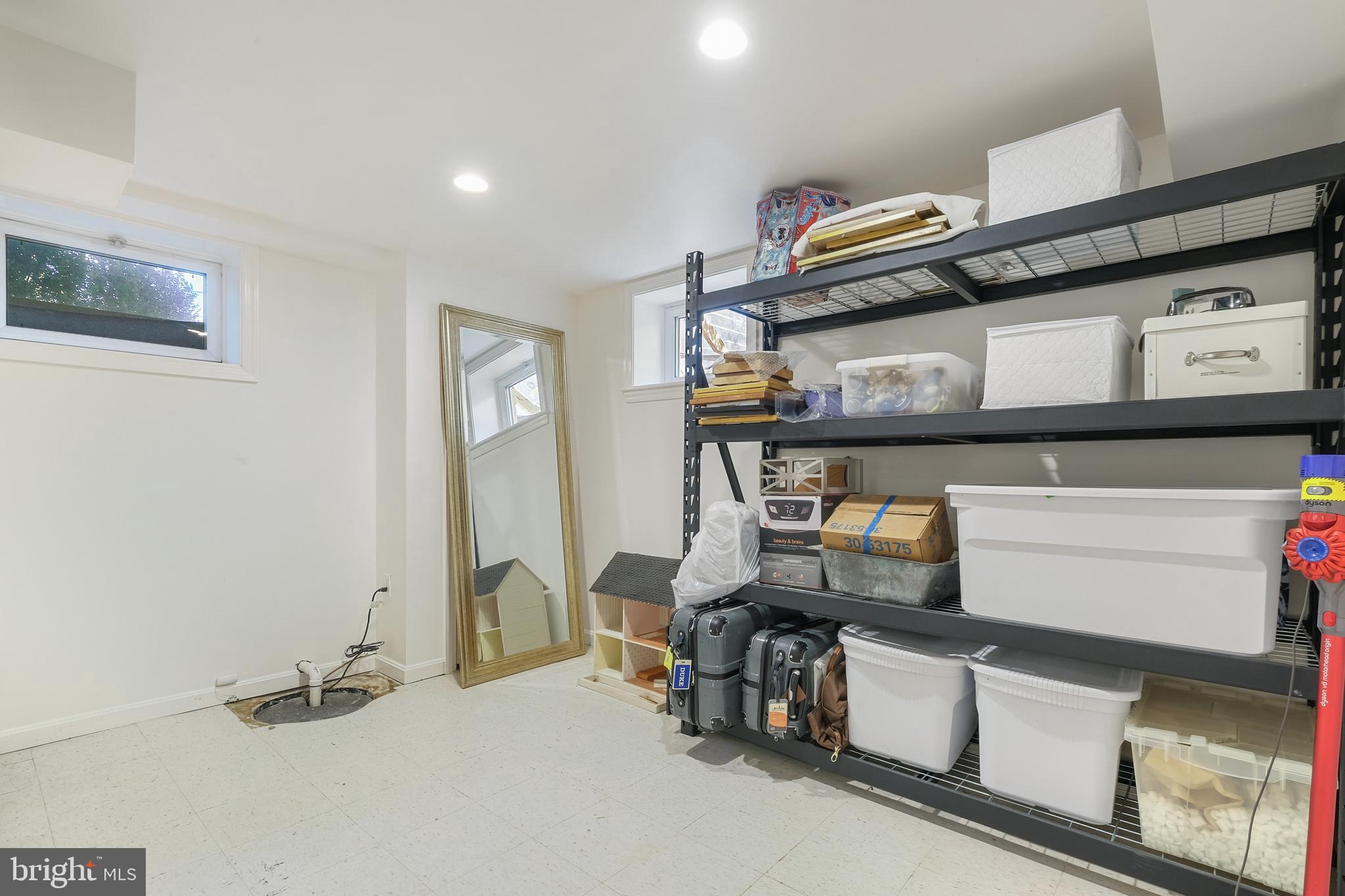 SOMERSET - Residential