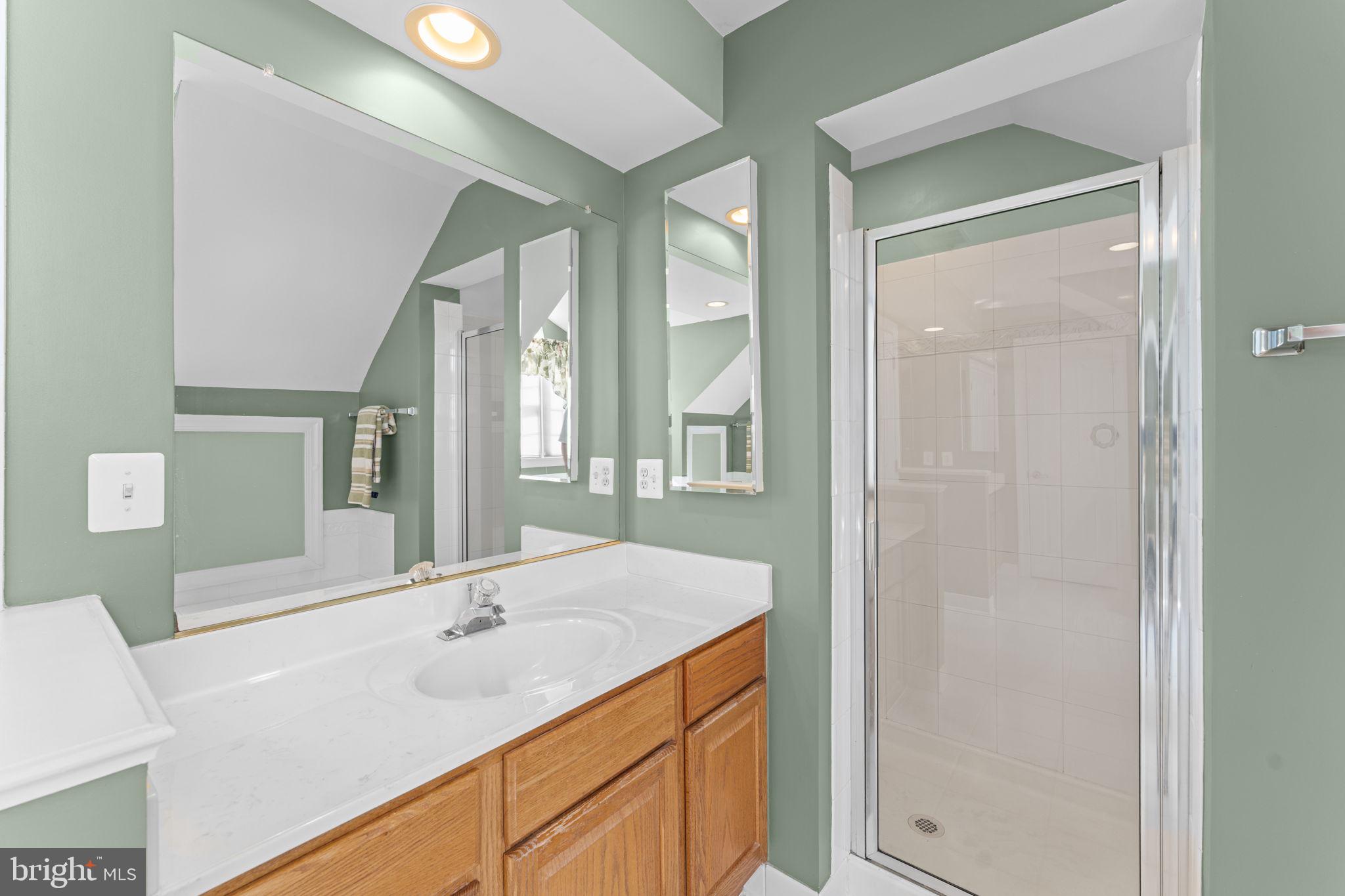 OAK VALLEY - Residential