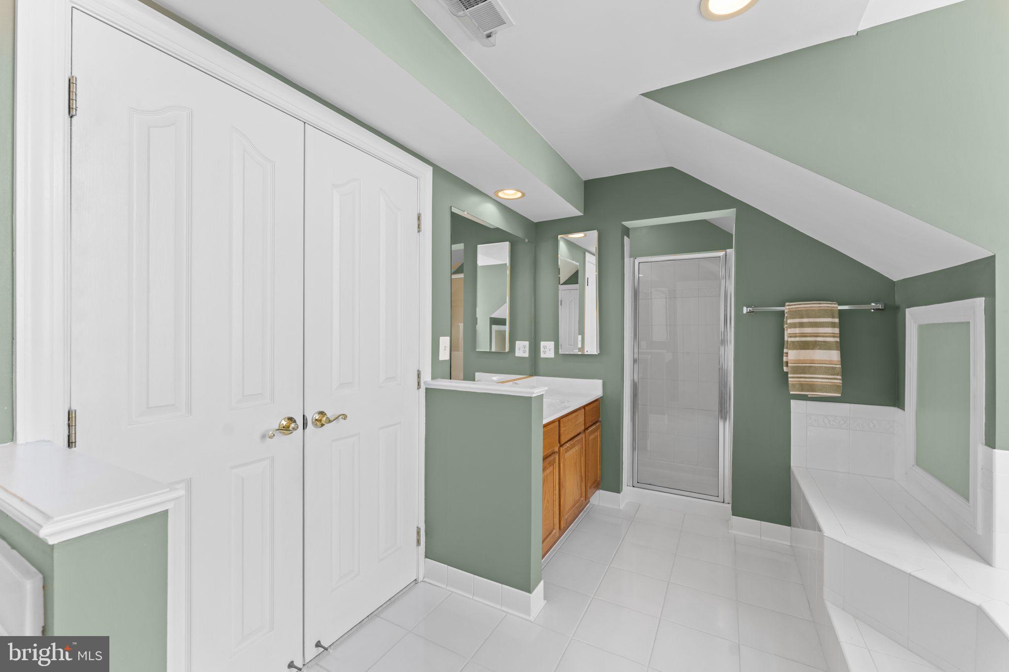 OAK VALLEY - Residential