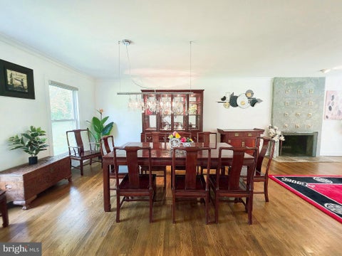 Photo of 1904 Dalmation Drive, MCLEAN, VA 22101 (MLS # VAFX2335602)