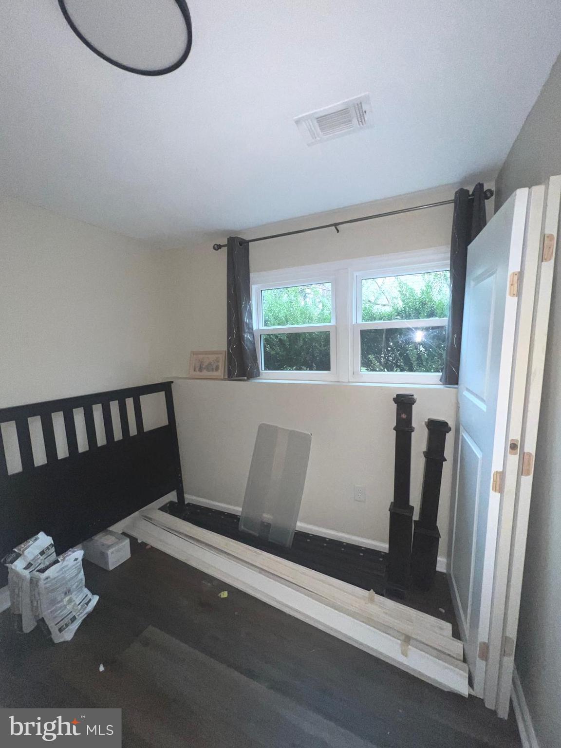 SPRING KNOLL - Residential