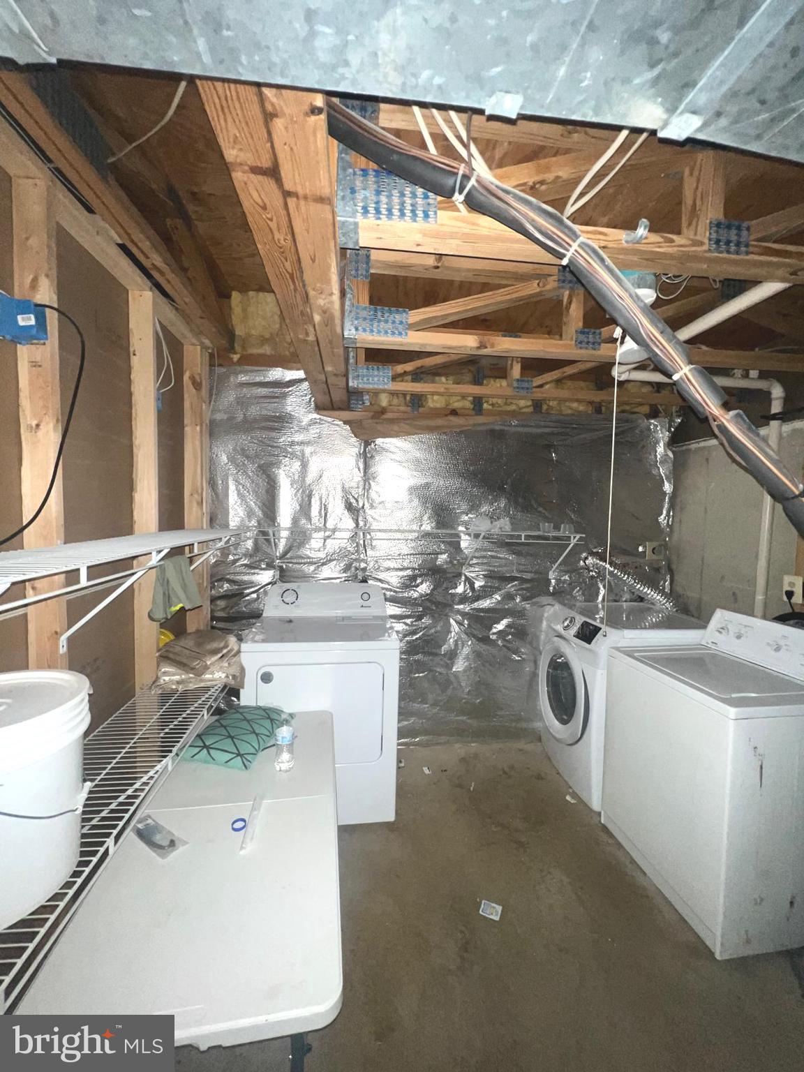 SPRING KNOLL - Residential