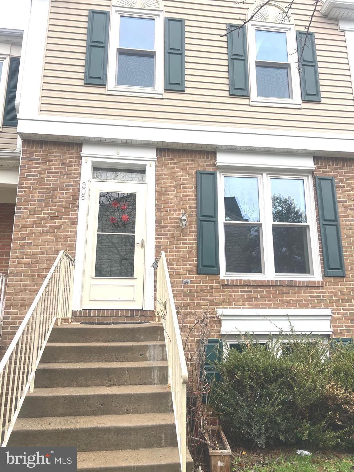 SPRING KNOLL - Residential