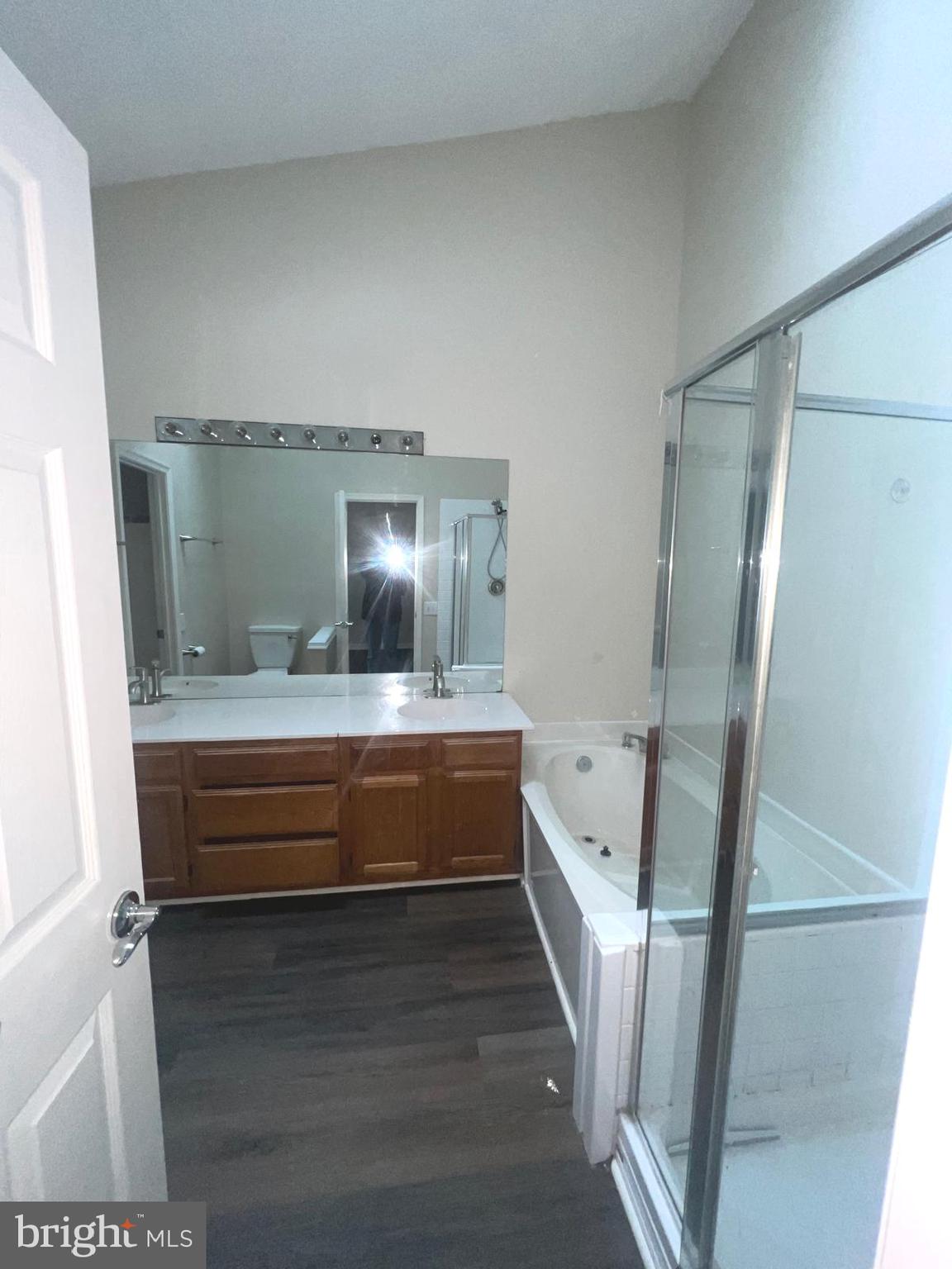 SPRING KNOLL - Residential