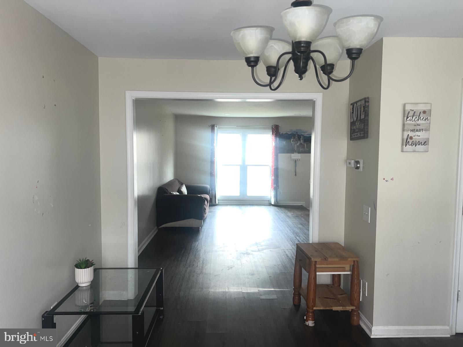 SPRING KNOLL - Residential