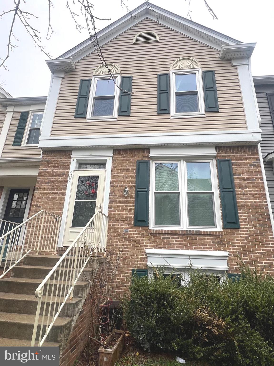 SPRING KNOLL - Residential