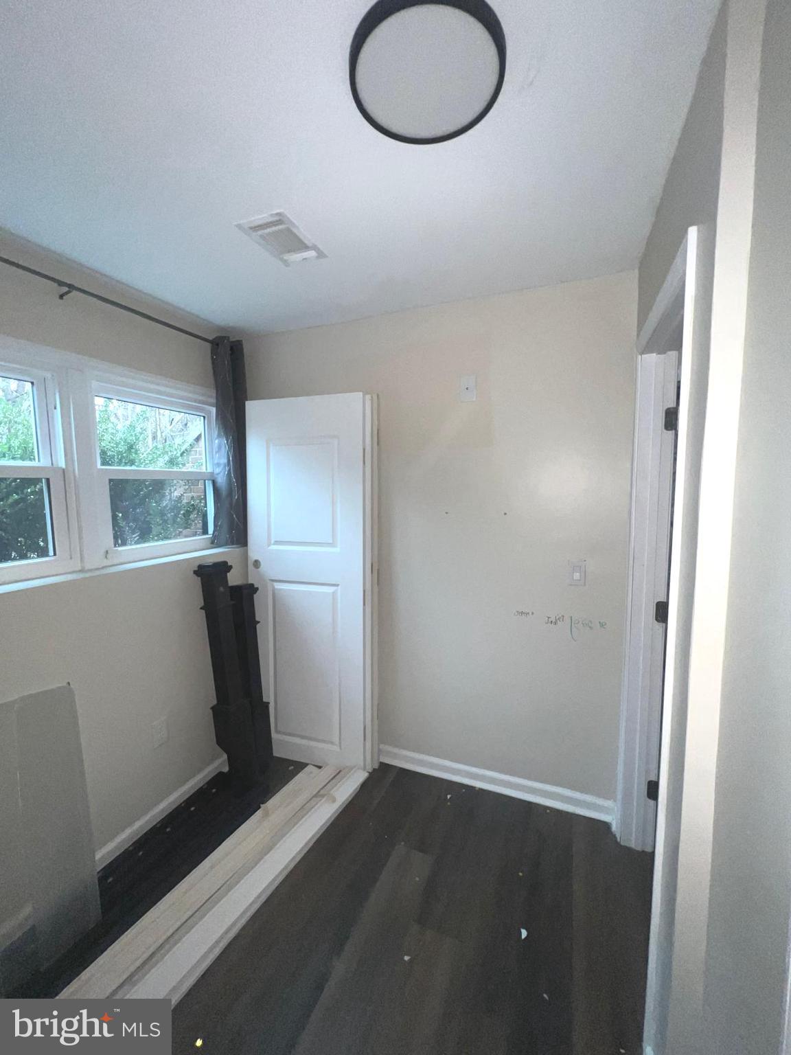 SPRING KNOLL - Residential