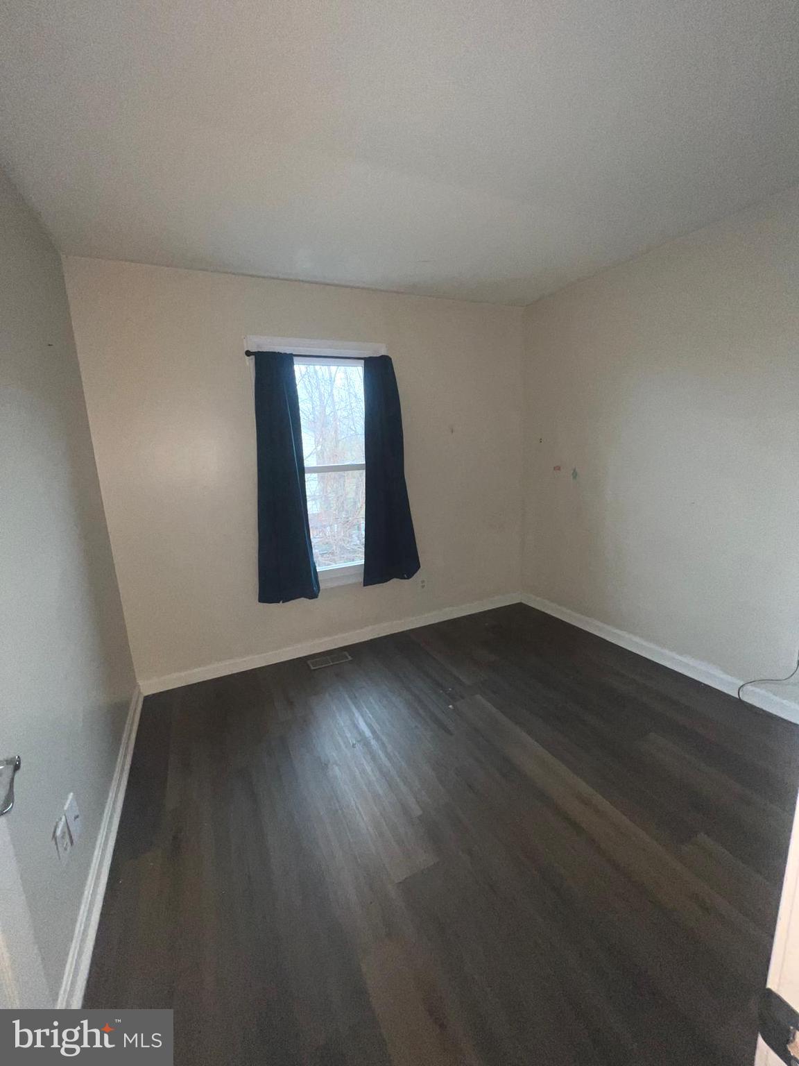 SPRING KNOLL - Residential