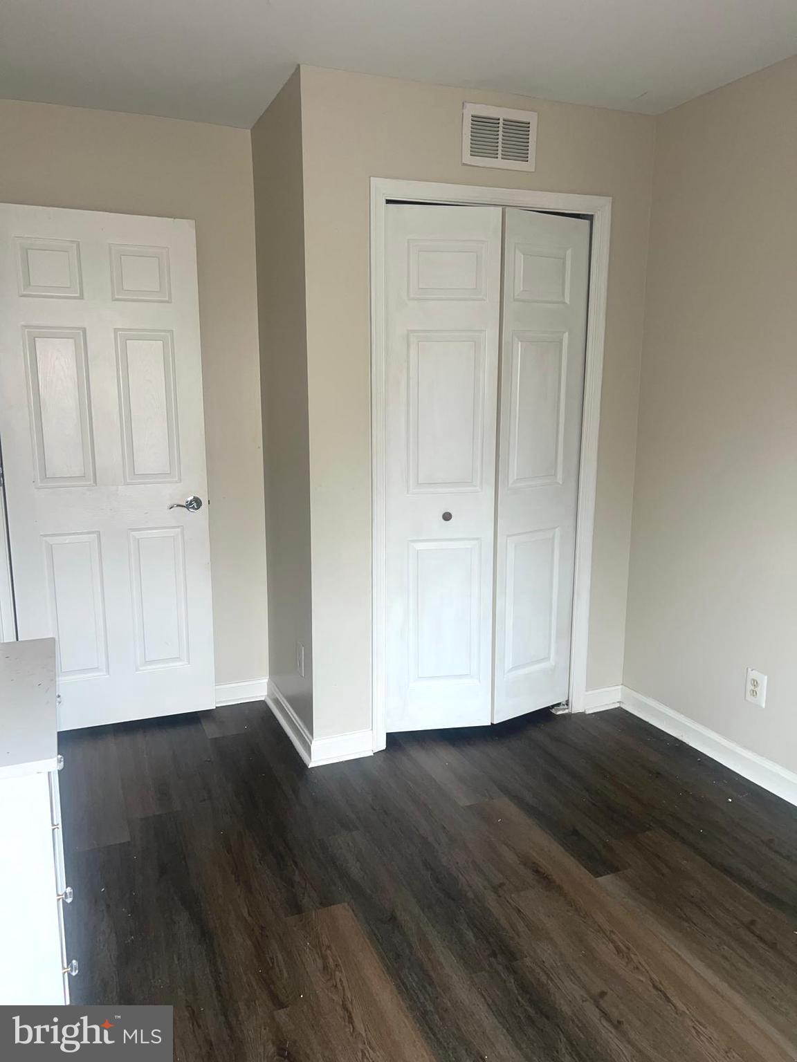 SPRING KNOLL - Residential