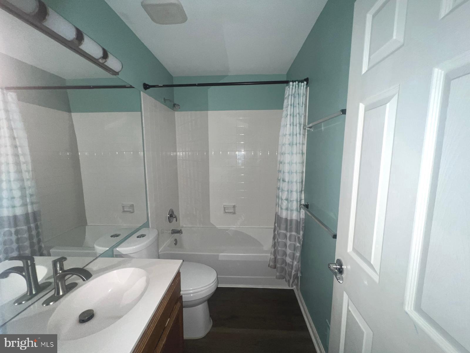 SPRING KNOLL - Residential