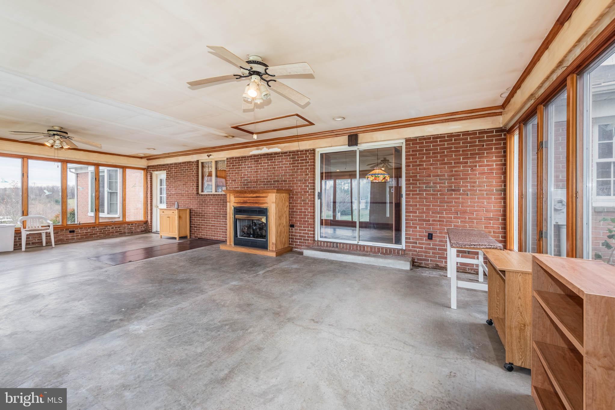 1868 SNYDERSBURG ROAD