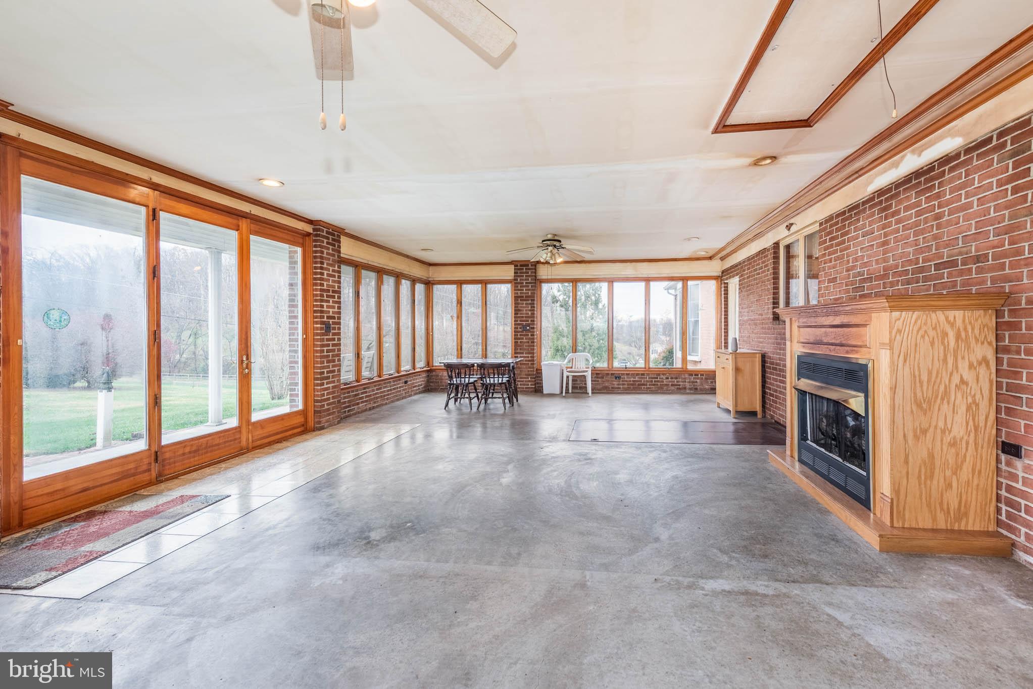 1868 SNYDERSBURG ROAD