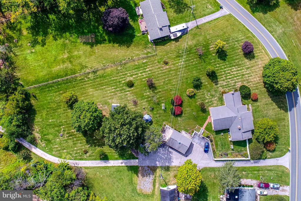 Photo of 1868 Snydersburg Road, WESTMINSTER, MD 21157 (MLS # MDCR2030400)