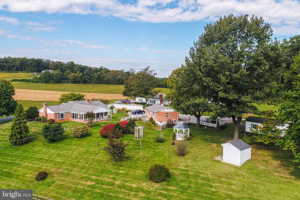 Photo of 1868 Snydersburg Road, WESTMINSTER, MD 21157 (MLS # MDCR2030400)