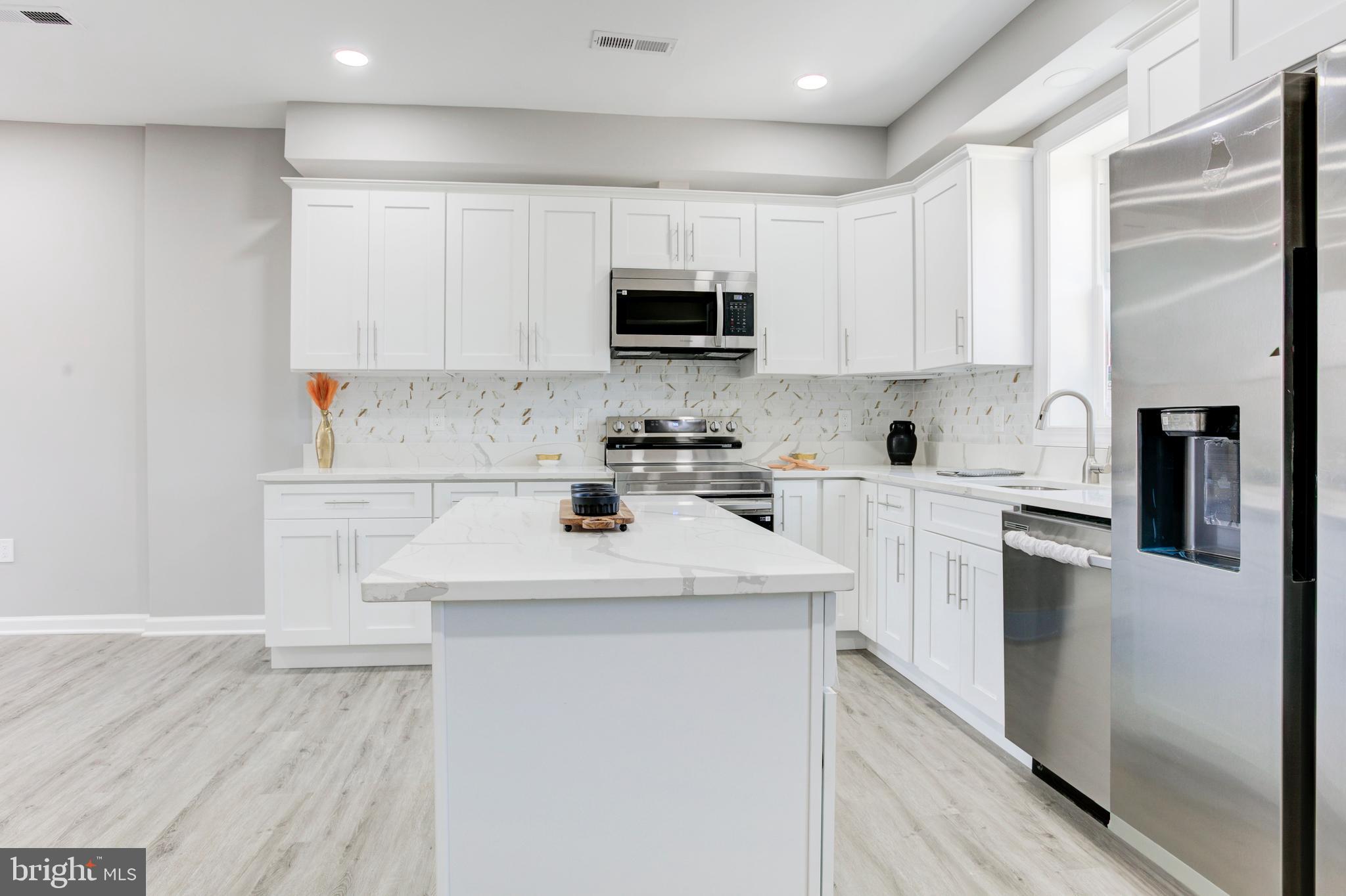 CARROLL-SOUTH HILTON - Residential