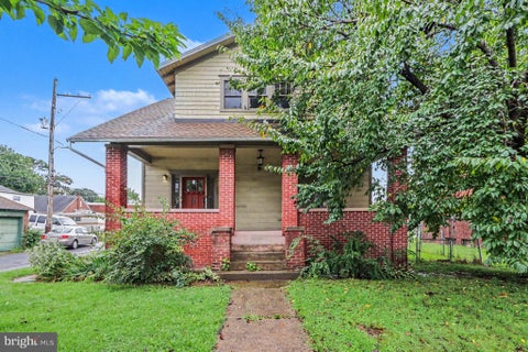 Homes For Sale - 1831 Sycamore Street<br/> HARRISBURG, PA 17104