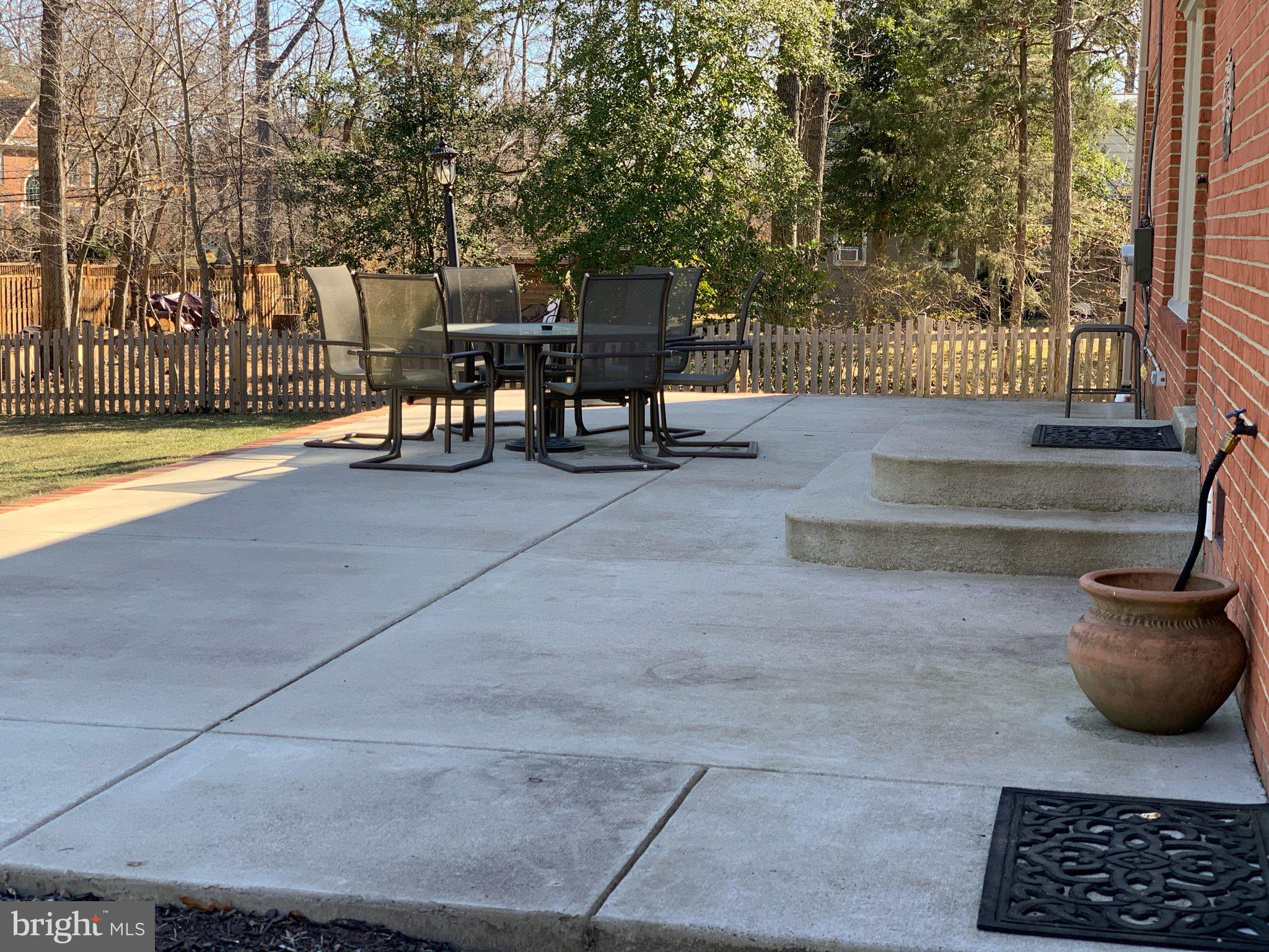 4000 ROBERTSON BOULEVARD