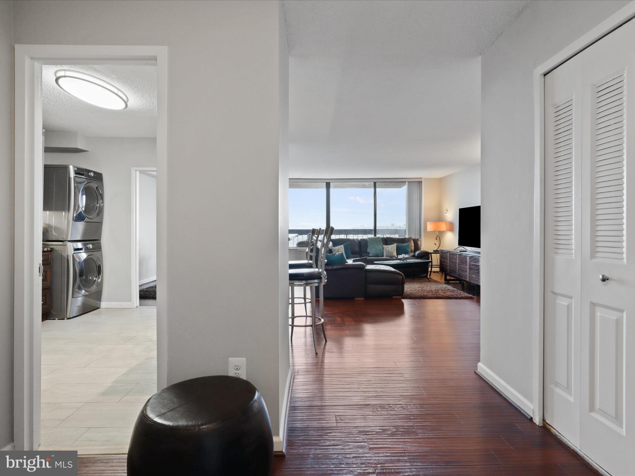 SKYLINE PLAZA - Residential