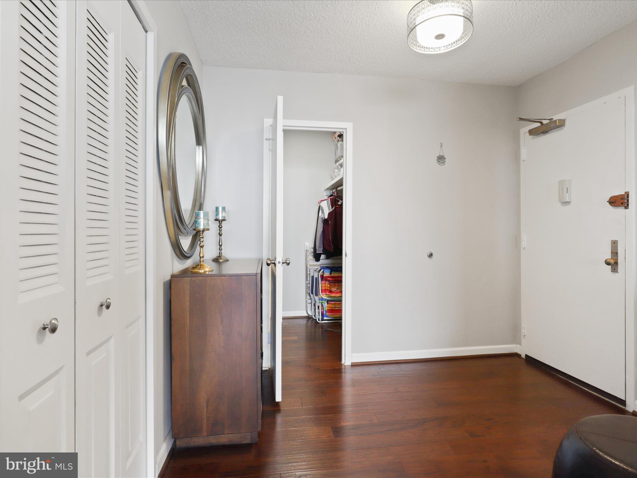 SKYLINE PLAZA - Residential