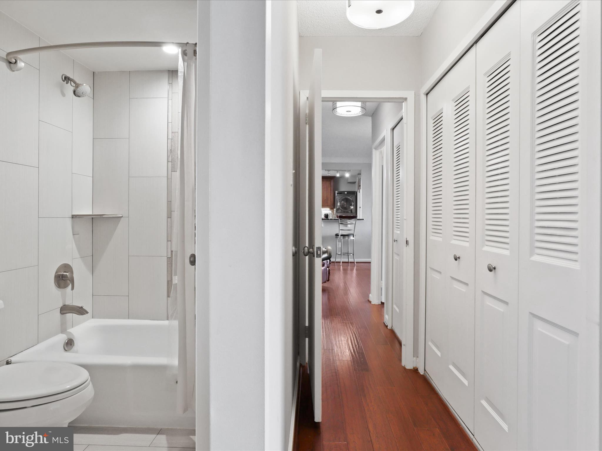 SKYLINE PLAZA - Residential