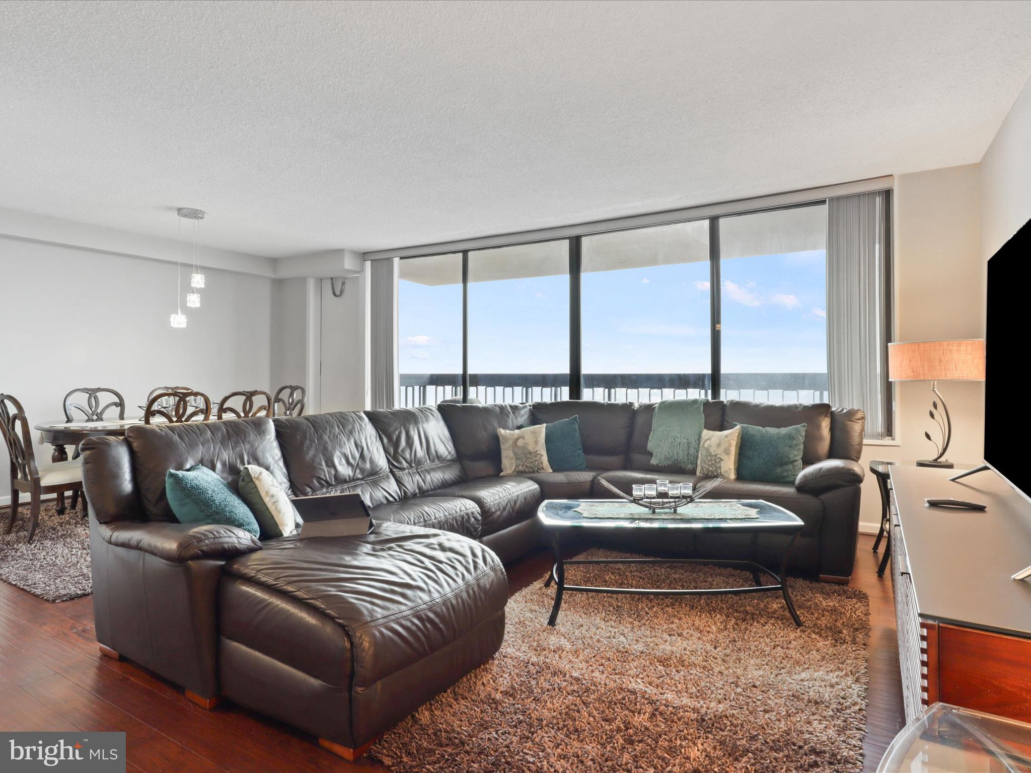 SKYLINE PLAZA - Residential