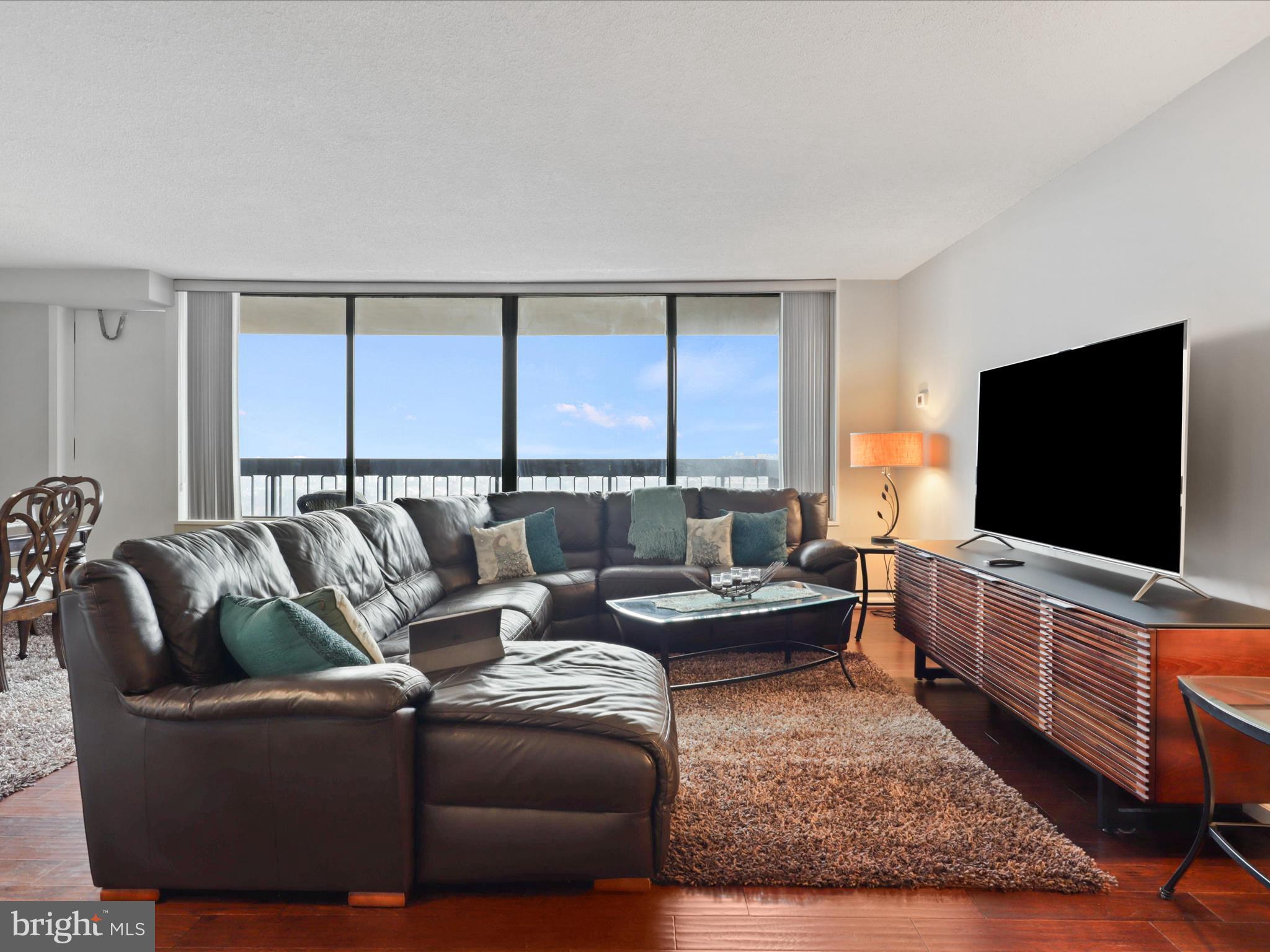 SKYLINE PLAZA - Residential