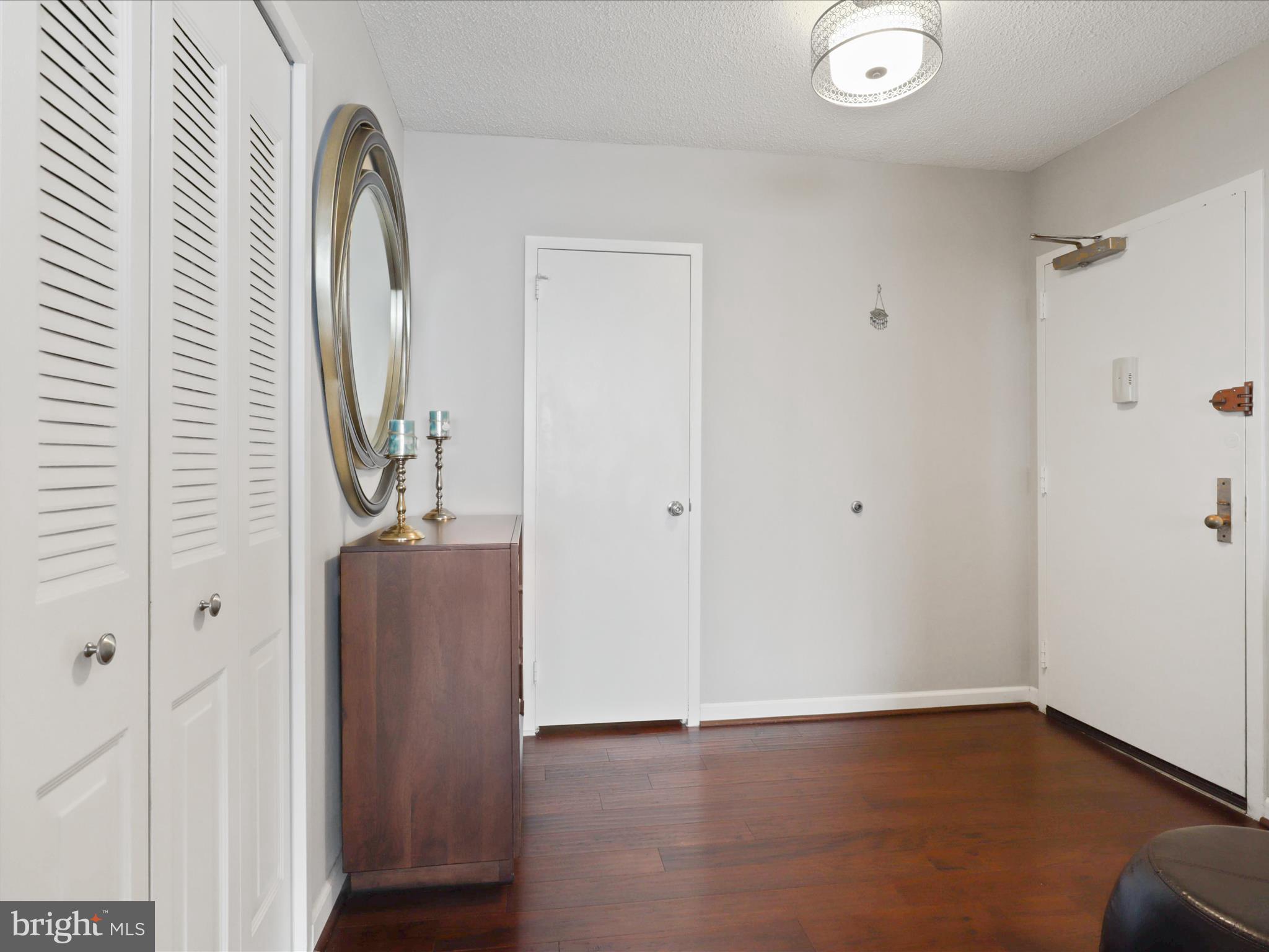 SKYLINE PLAZA - Residential