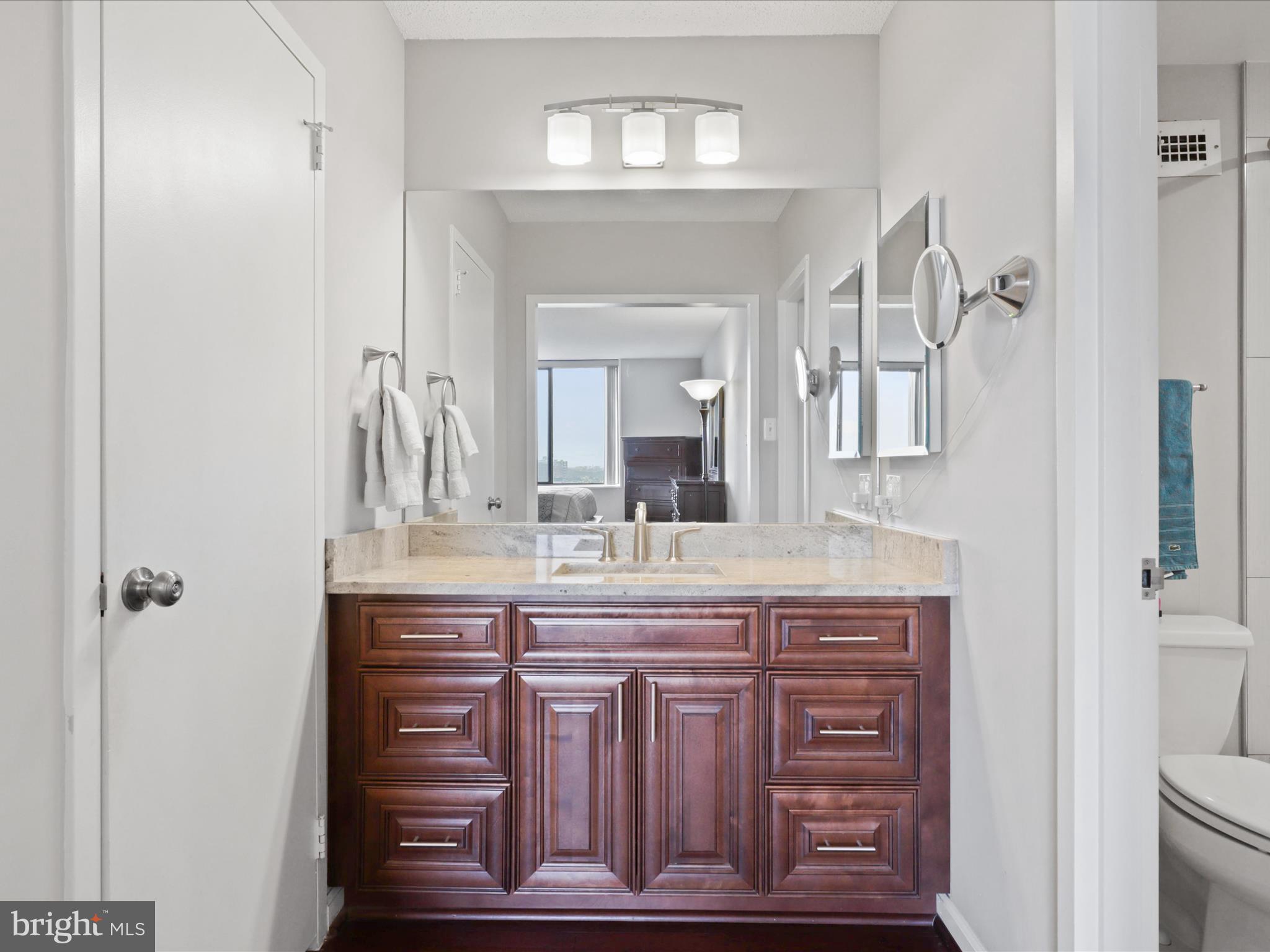 SKYLINE PLAZA - Residential