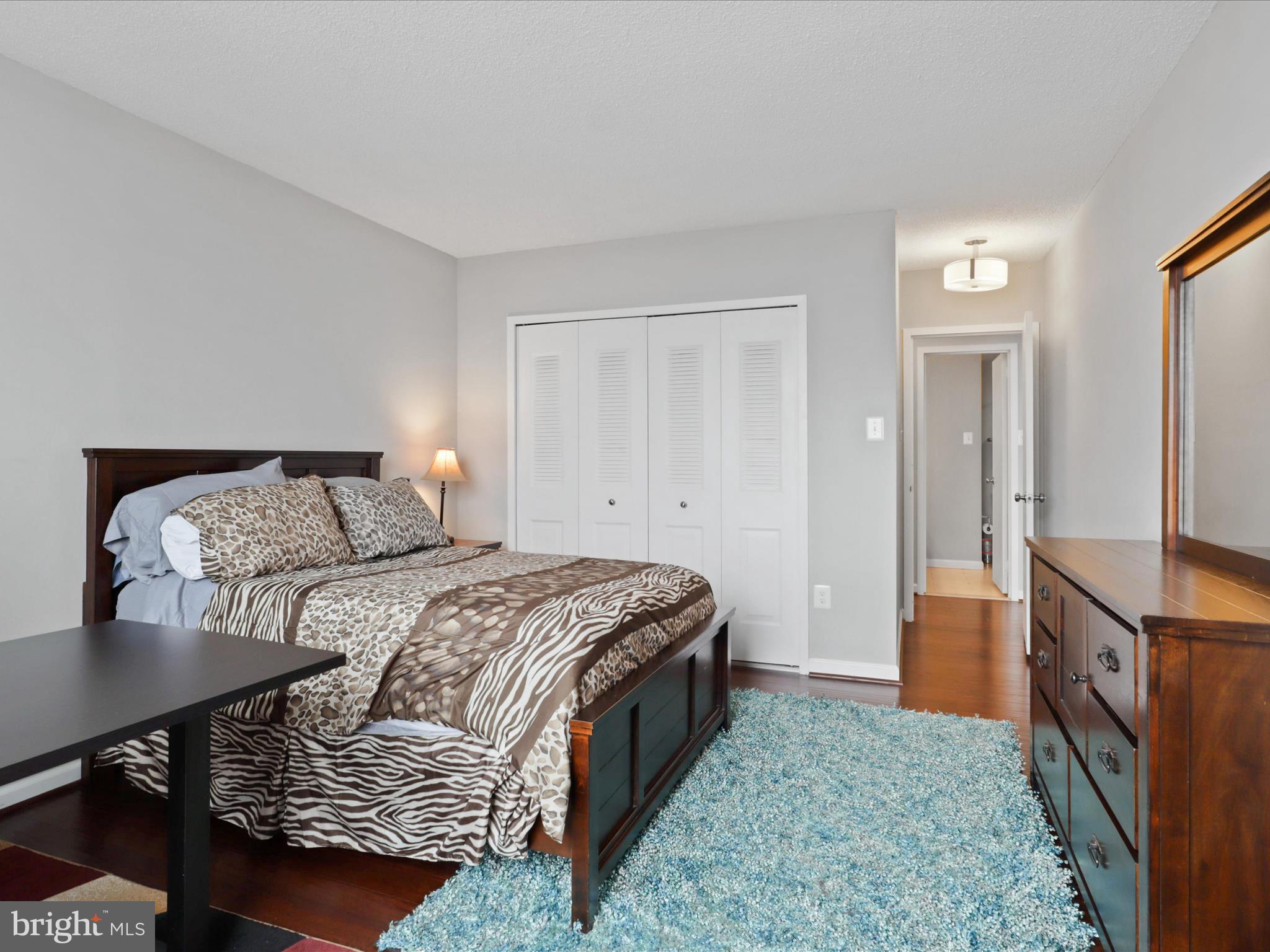 SKYLINE PLAZA - Residential