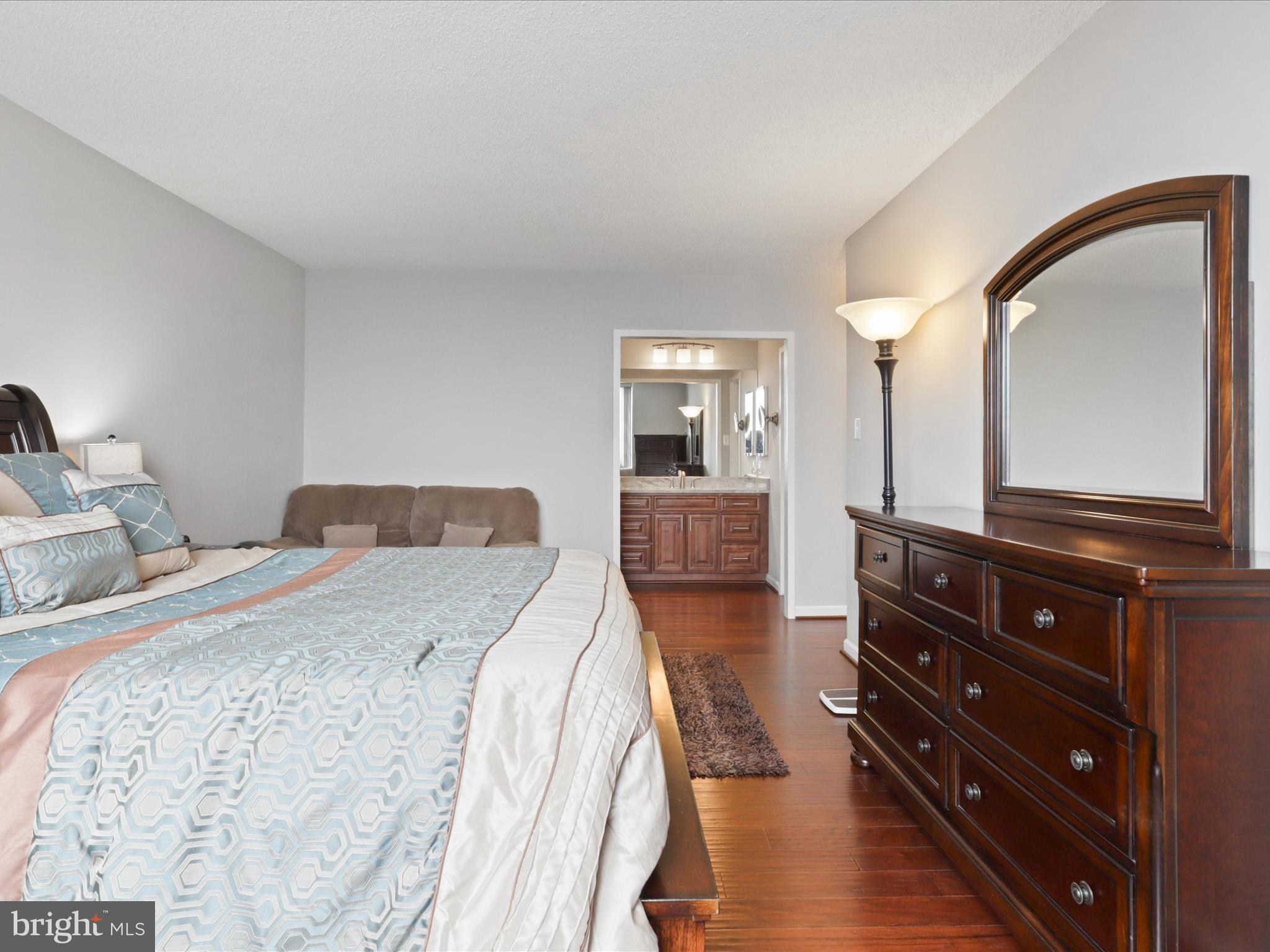 SKYLINE PLAZA - Residential