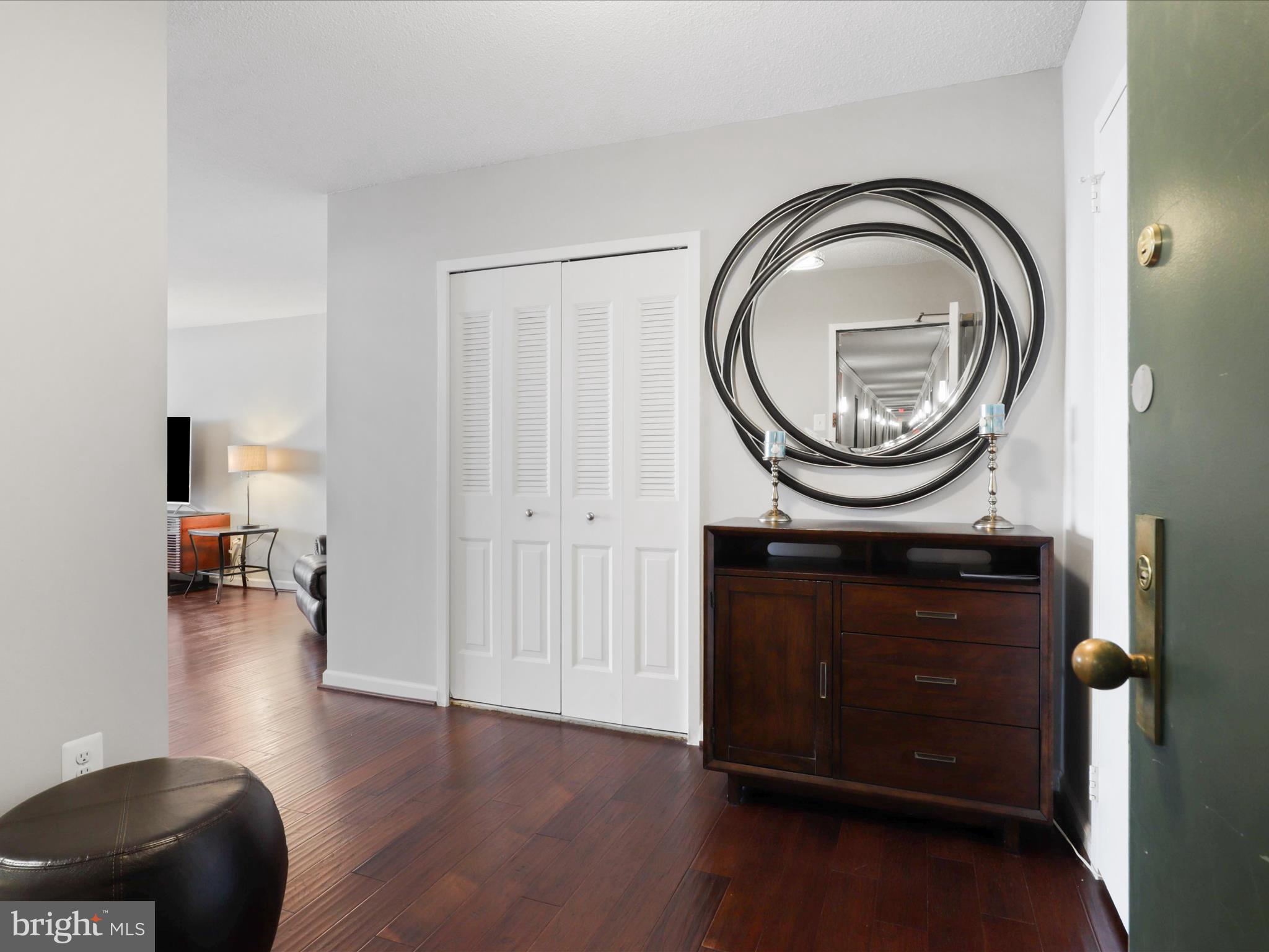 SKYLINE PLAZA - Residential