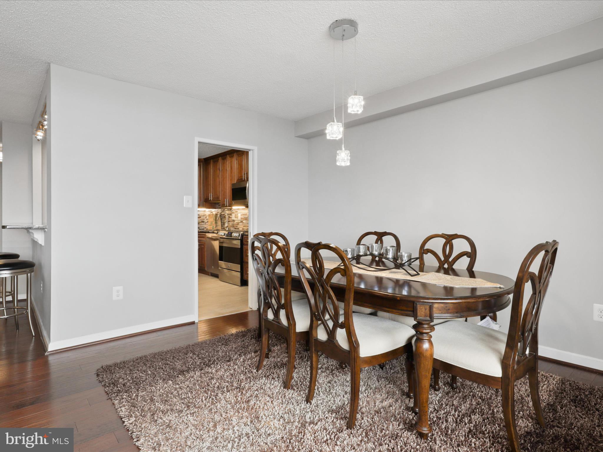 SKYLINE PLAZA - Residential