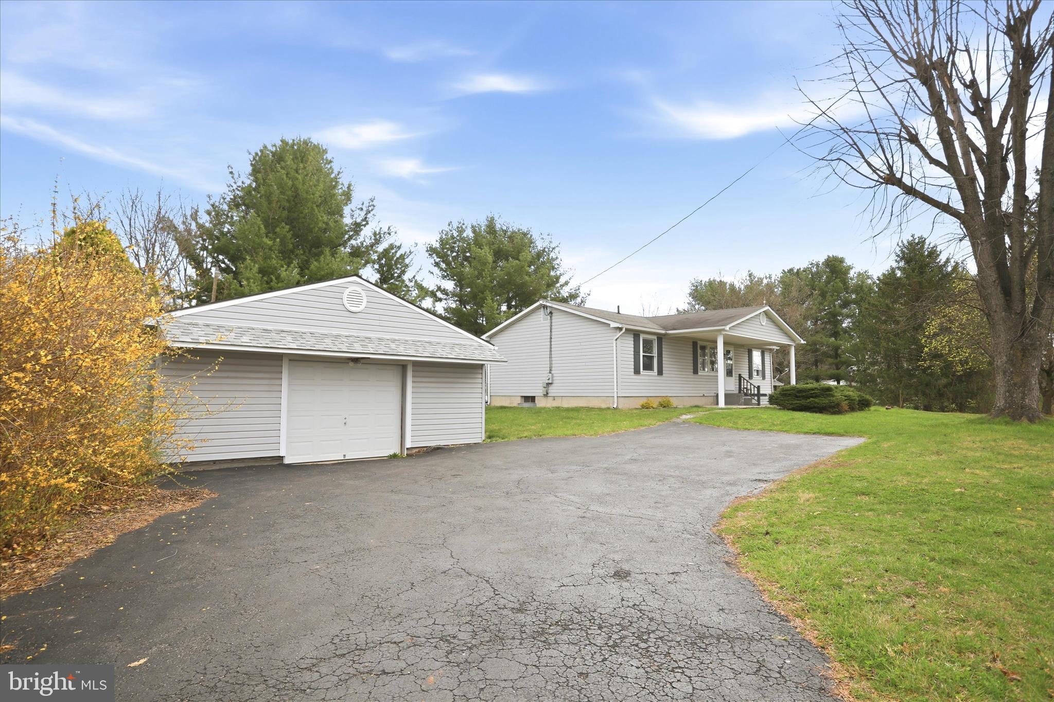 HOY ROAD LOTS - Residential