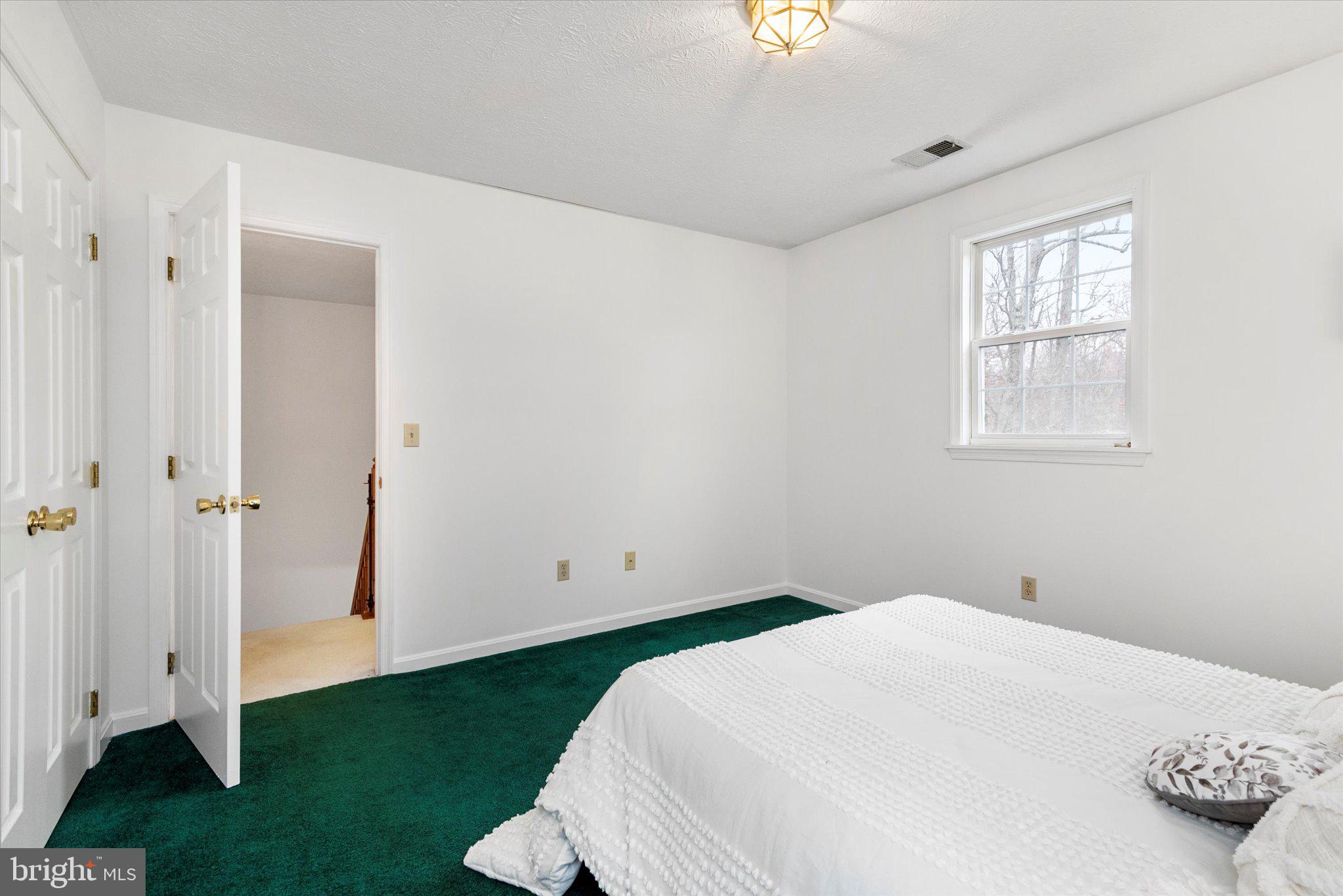 OAK BREEZE - Residential