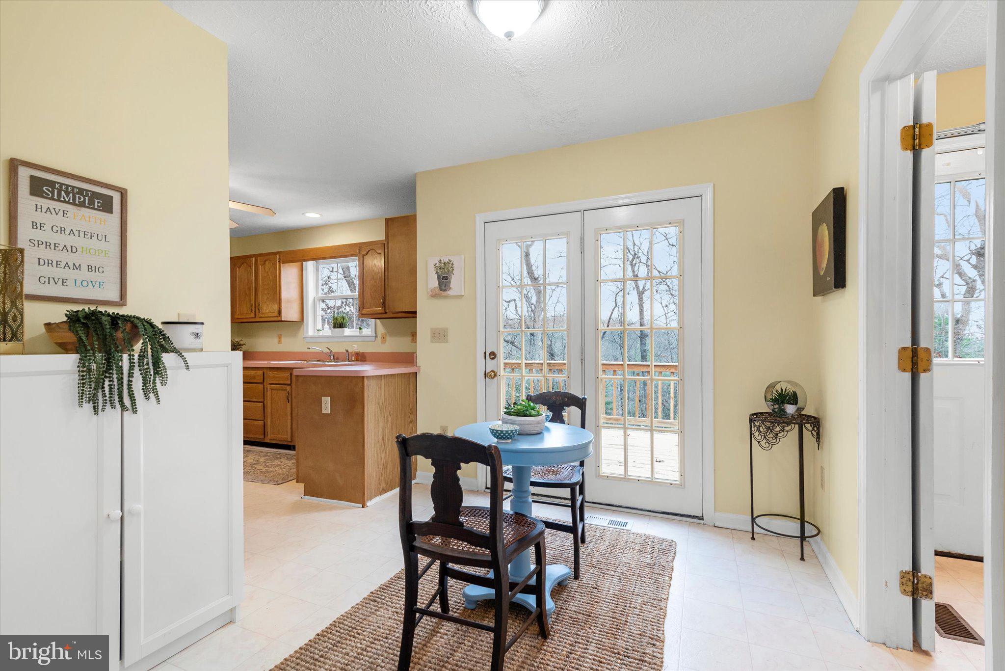 OAK BREEZE - Residential