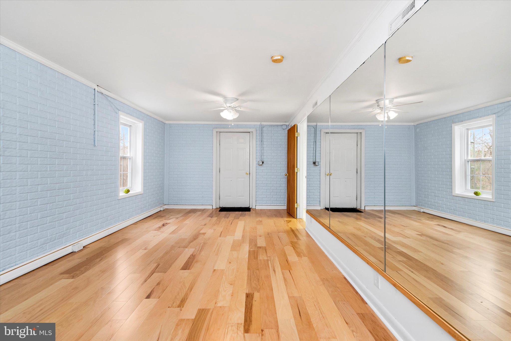 OAK BREEZE - Residential