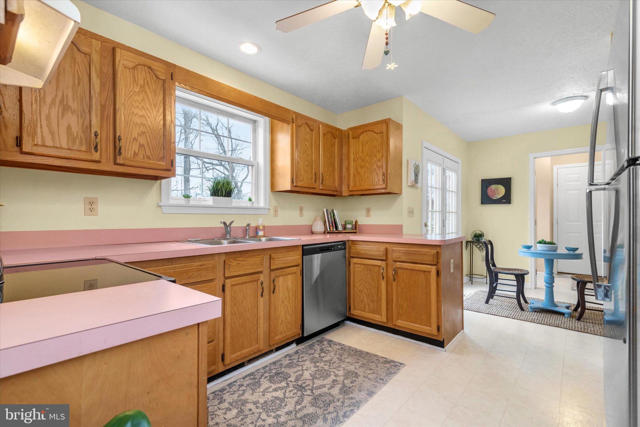 OAK BREEZE - Residential