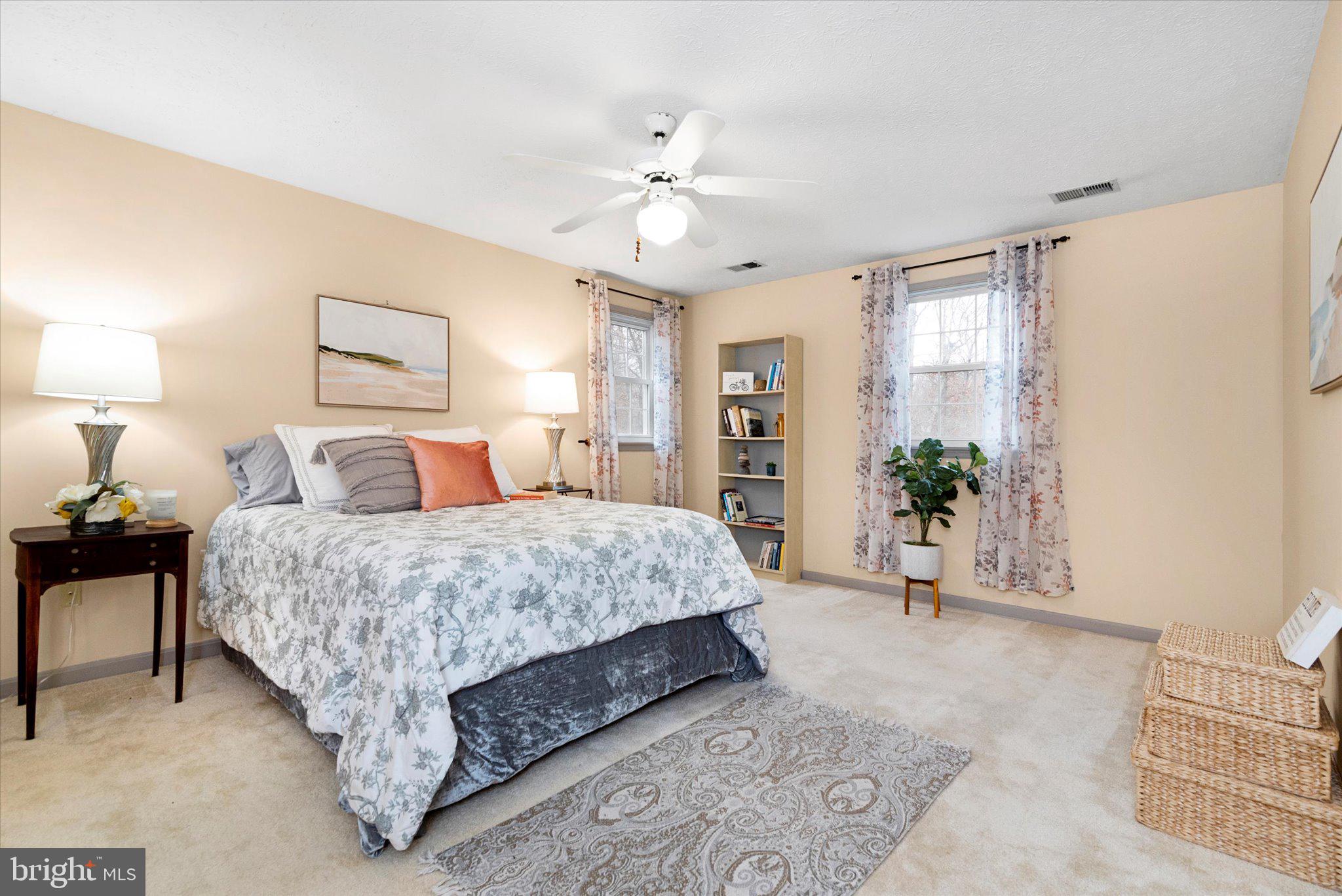 OAK BREEZE - Residential