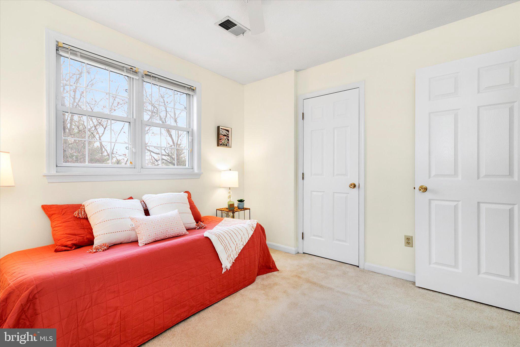 OAK BREEZE - Residential