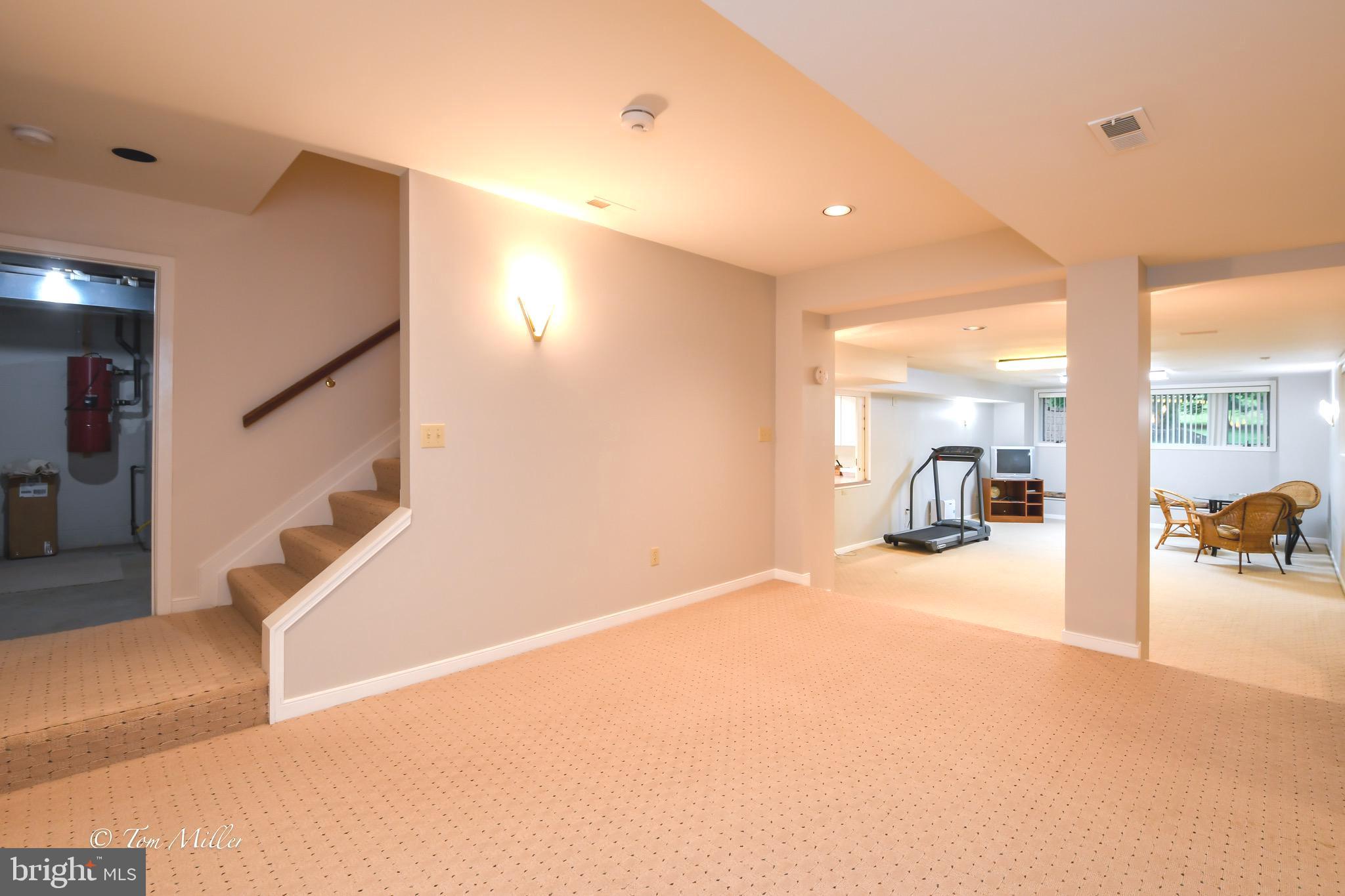 SUNSET KNOLL - Residential