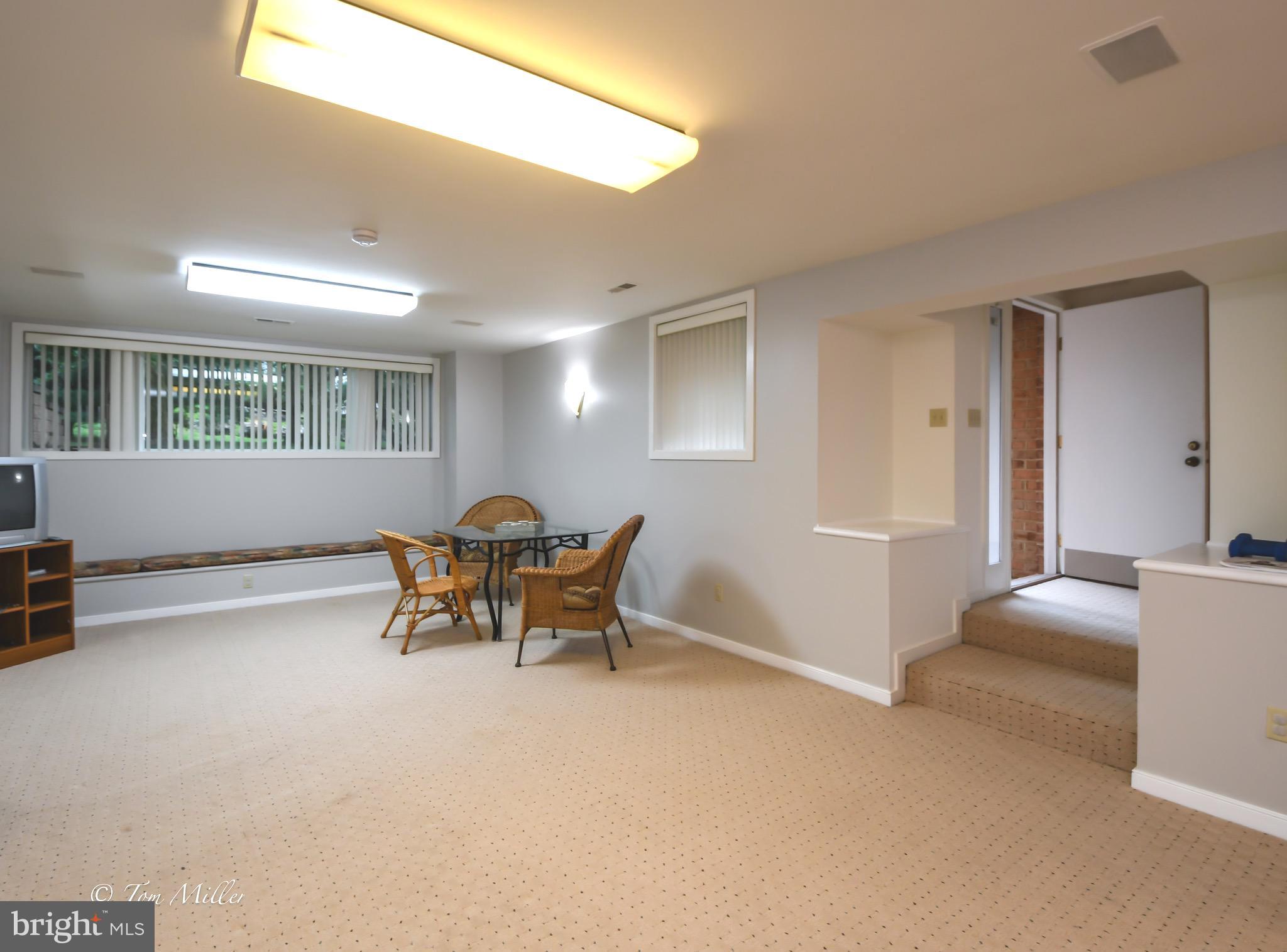 SUNSET KNOLL - Residential