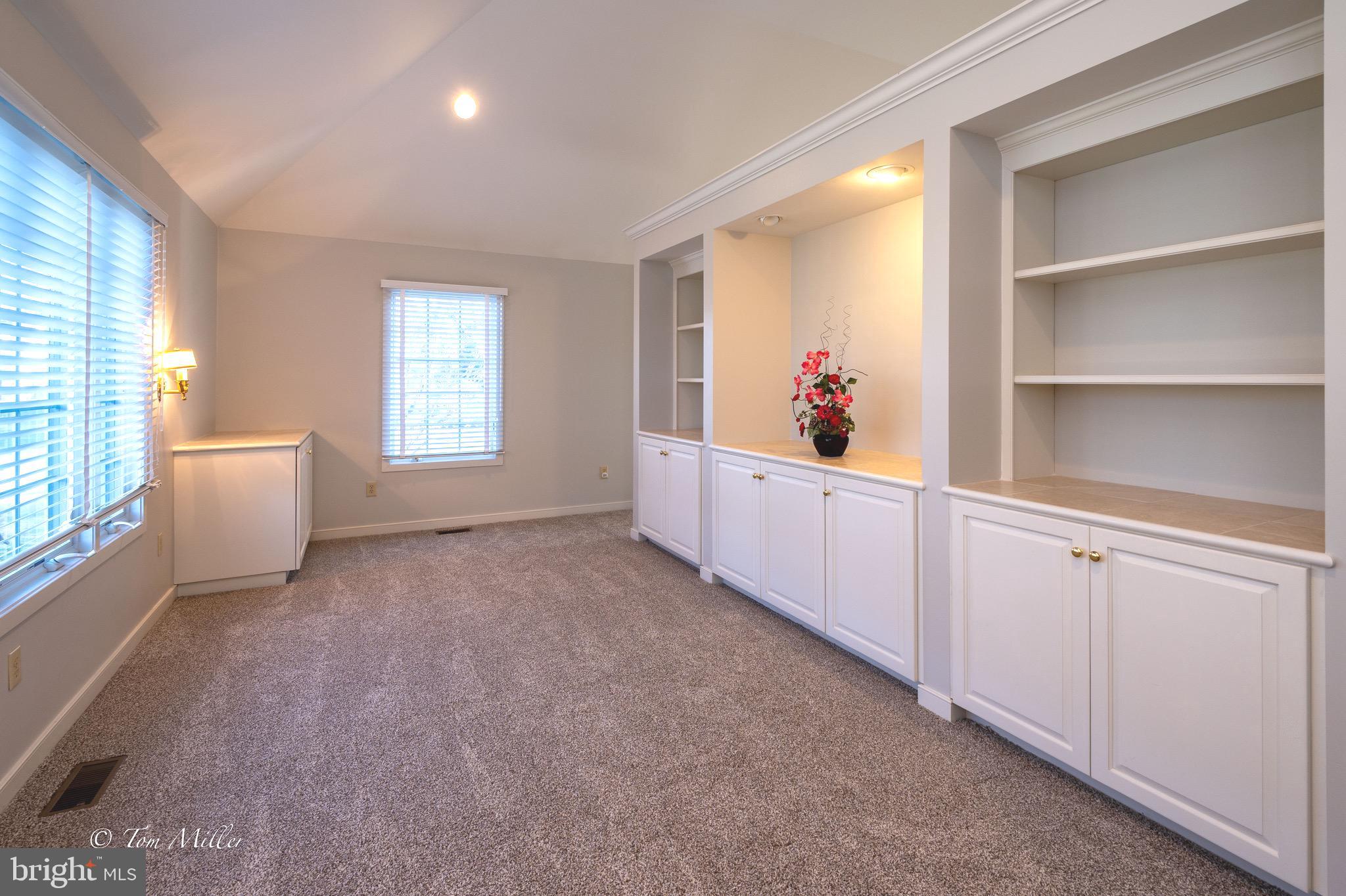 SUNSET KNOLL - Residential