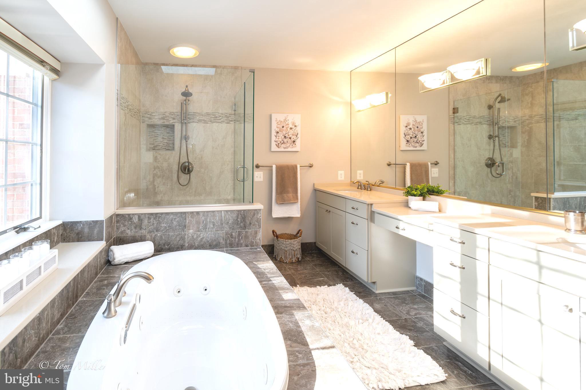 SUNSET KNOLL - Residential