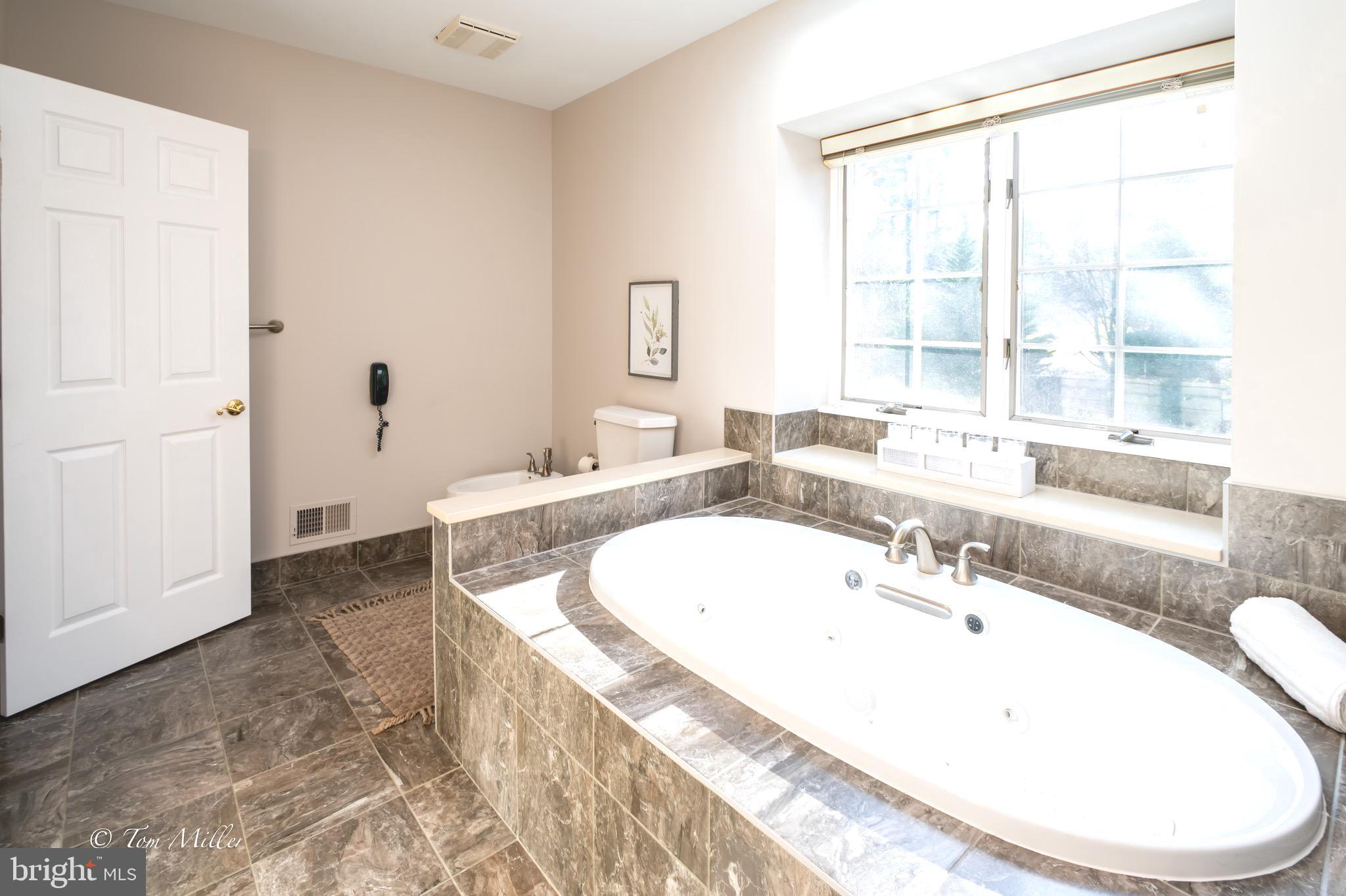 SUNSET KNOLL - Residential