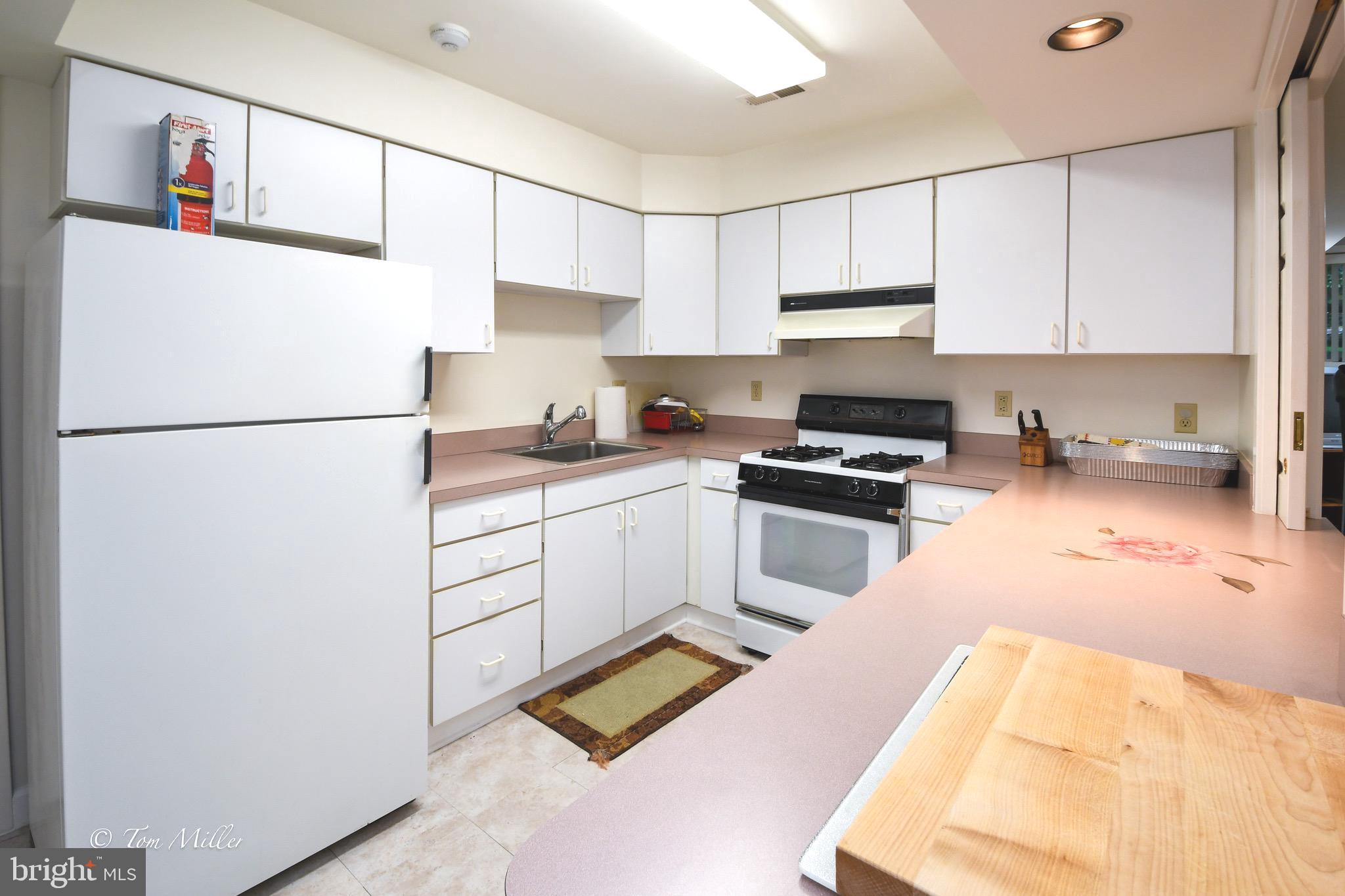 SUNSET KNOLL - Residential