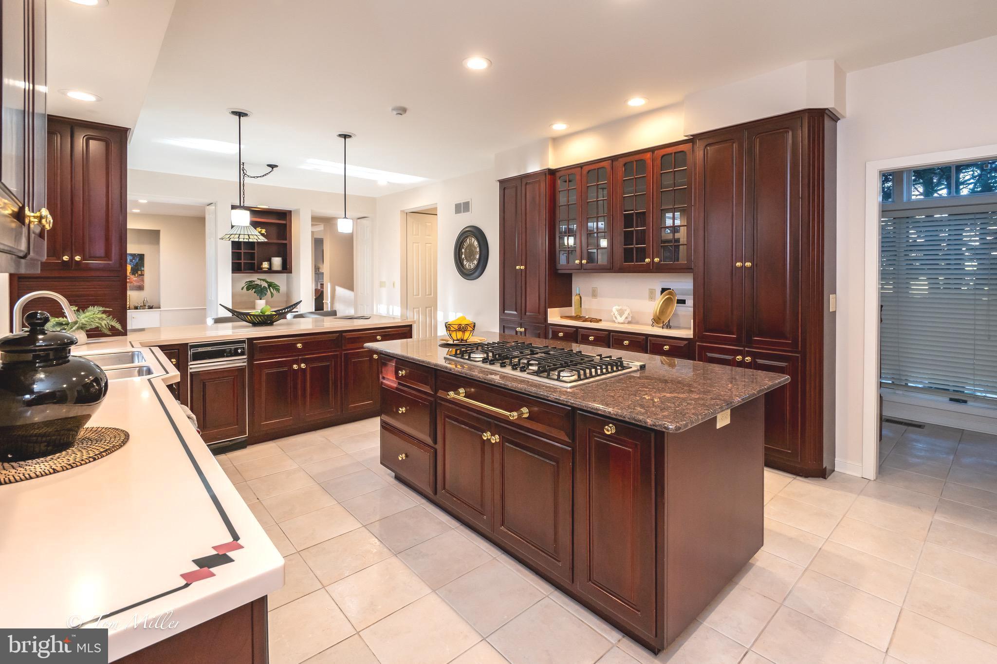 SUNSET KNOLL - Residential